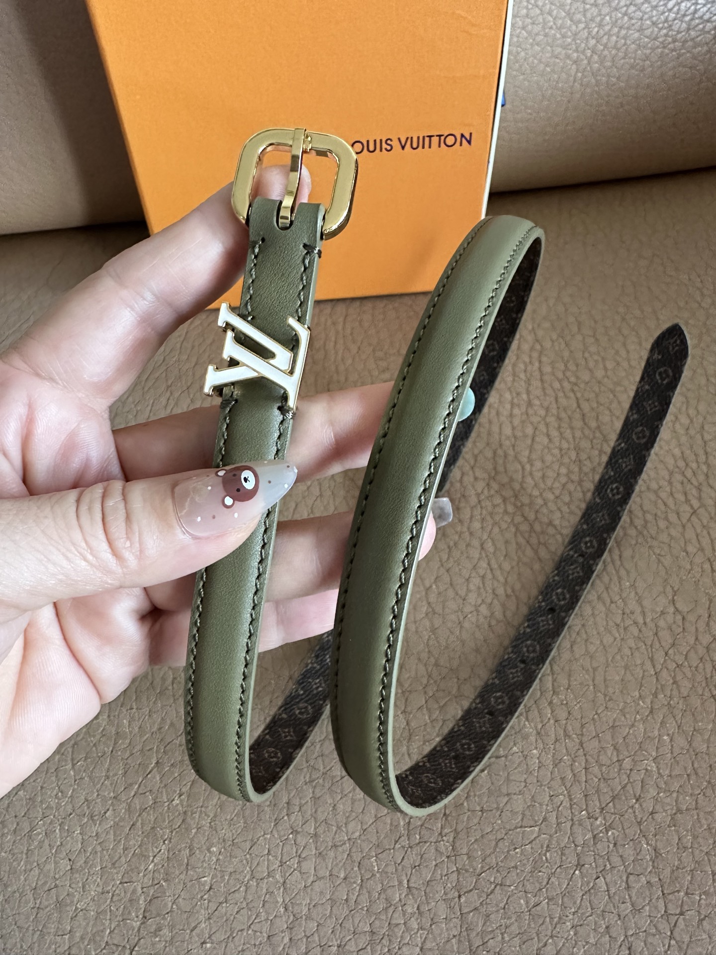Louis Vuitton Darling Reversible Leather Belt, Iconic LV Buckle, Olive Green 3 i1756720045509 1819 0 1