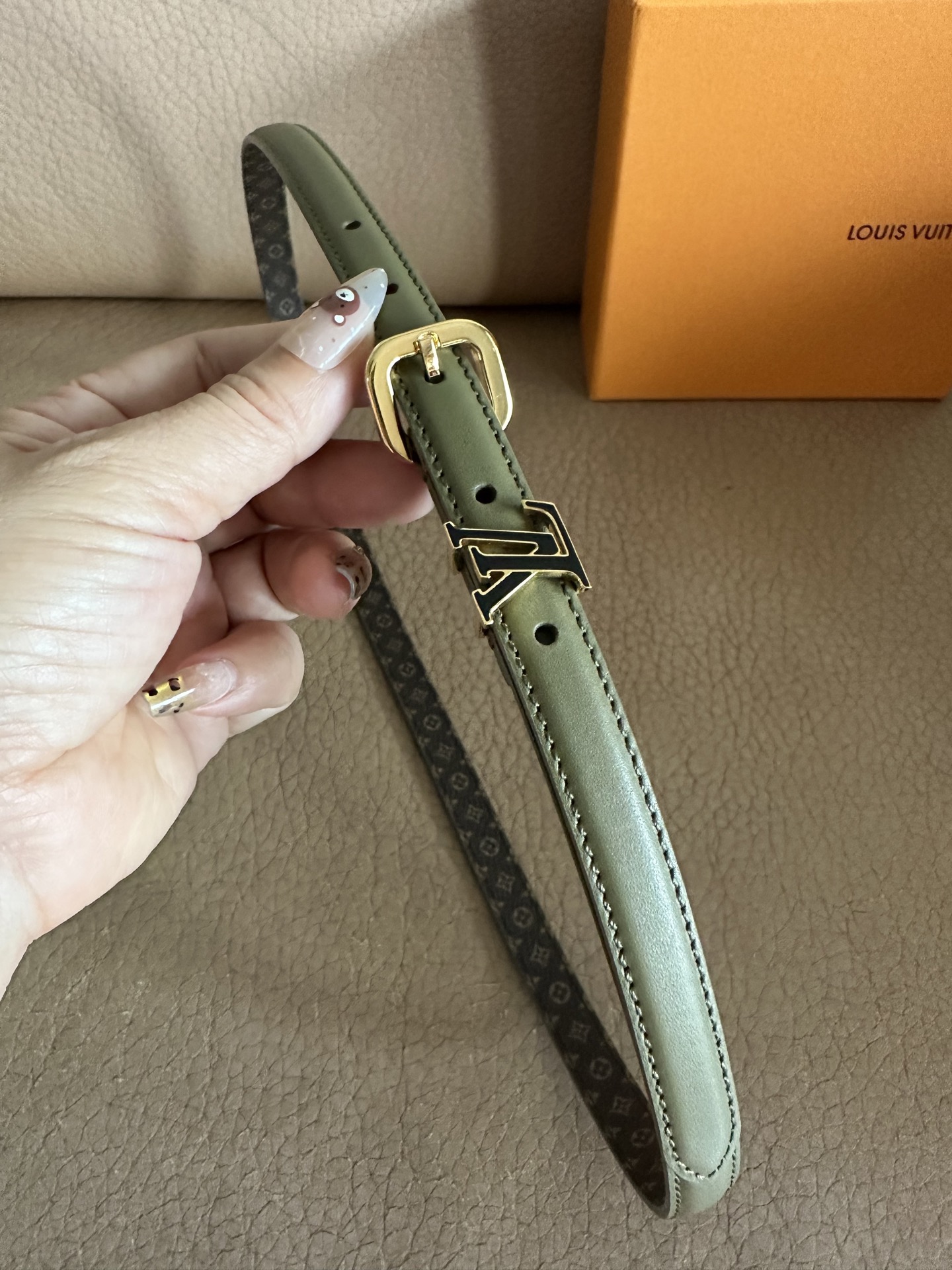 Louis Vuitton Darling Reversible Leather Belt, Iconic LV Buckle, Olive Green 7 i1756720048612 9846 0 5