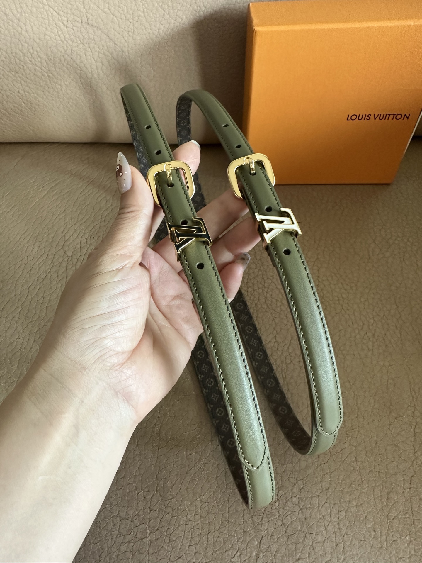 Louis Vuitton Darling Reversible Leather Belt, Iconic LV Buckle, Olive Green 8 i1756720048695 7882 0 6