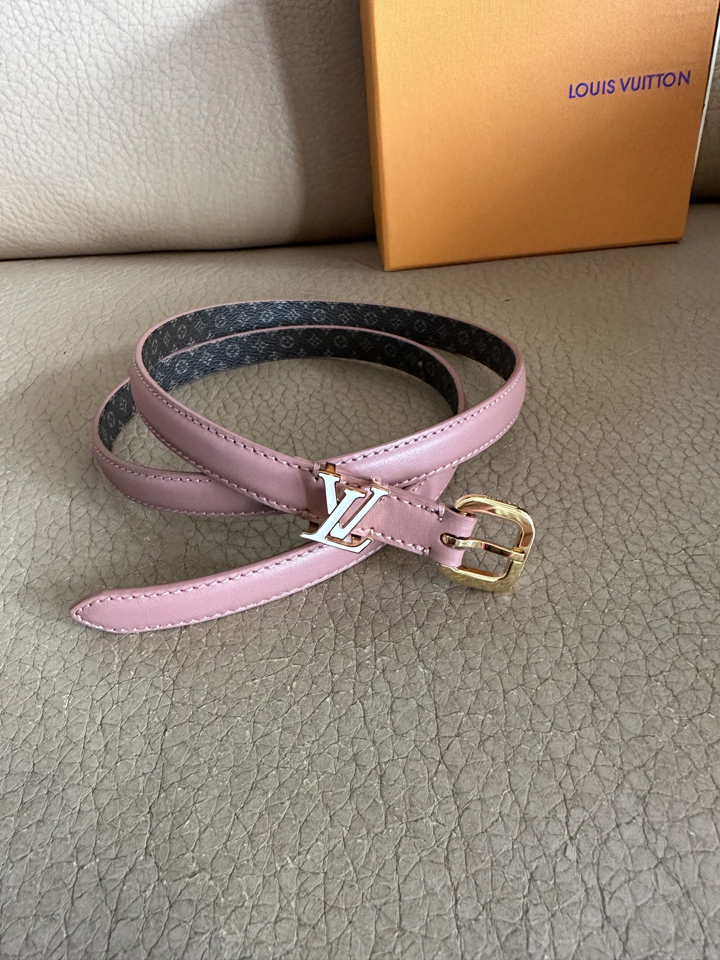Louis Vuitton Darling Belt: Pink Leather with Iconic LV Buckle, Elegant Style 6 i1756771447152 6176 0 5