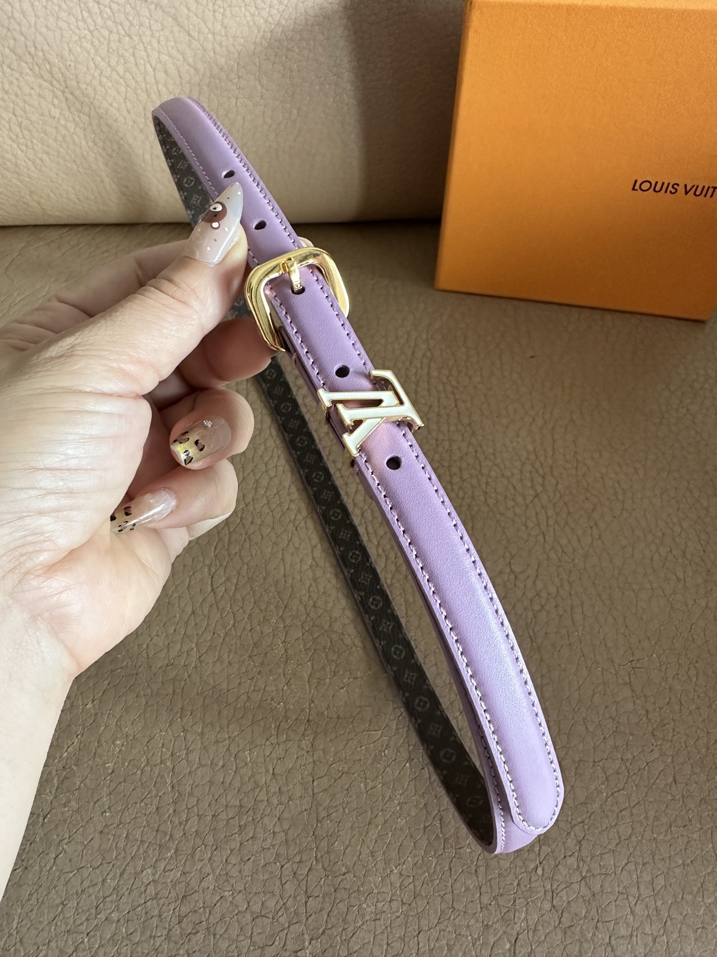 Louis Vuitton Darling Belt: Elegant Purple Leather with LV Logo Buckle 8 i1756771554912 8125 0 6