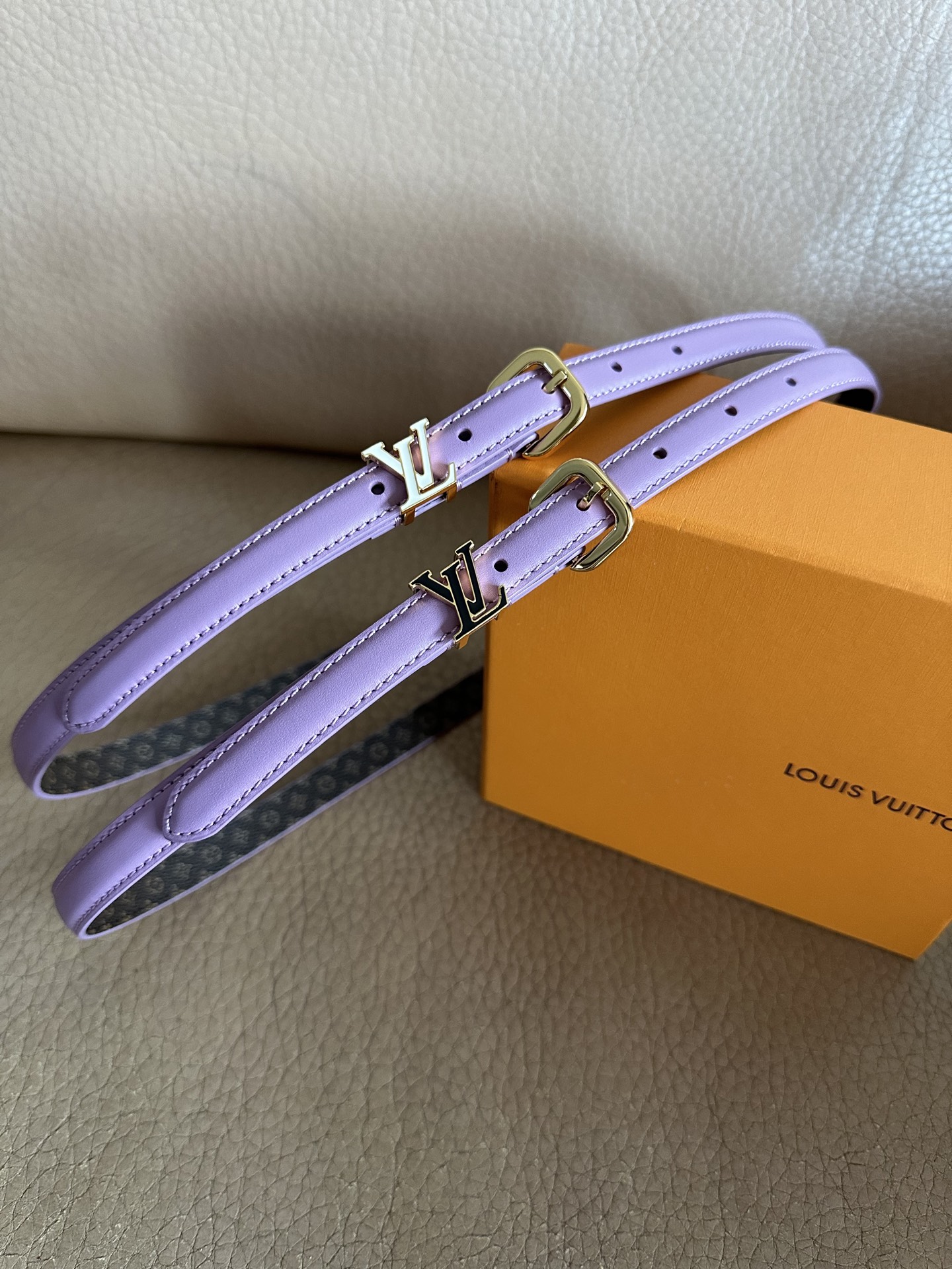 Louis Vuitton Darling Belt: Elegant Purple Leather with LV Logo Buckle 6 i1756771554961 119 0 4