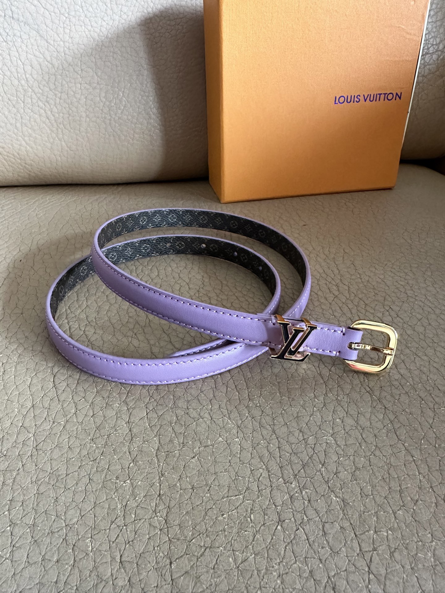 Louis Vuitton Darling Belt: Elegant Purple Leather with LV Logo Buckle 2 i1756771555002 3780 0 0