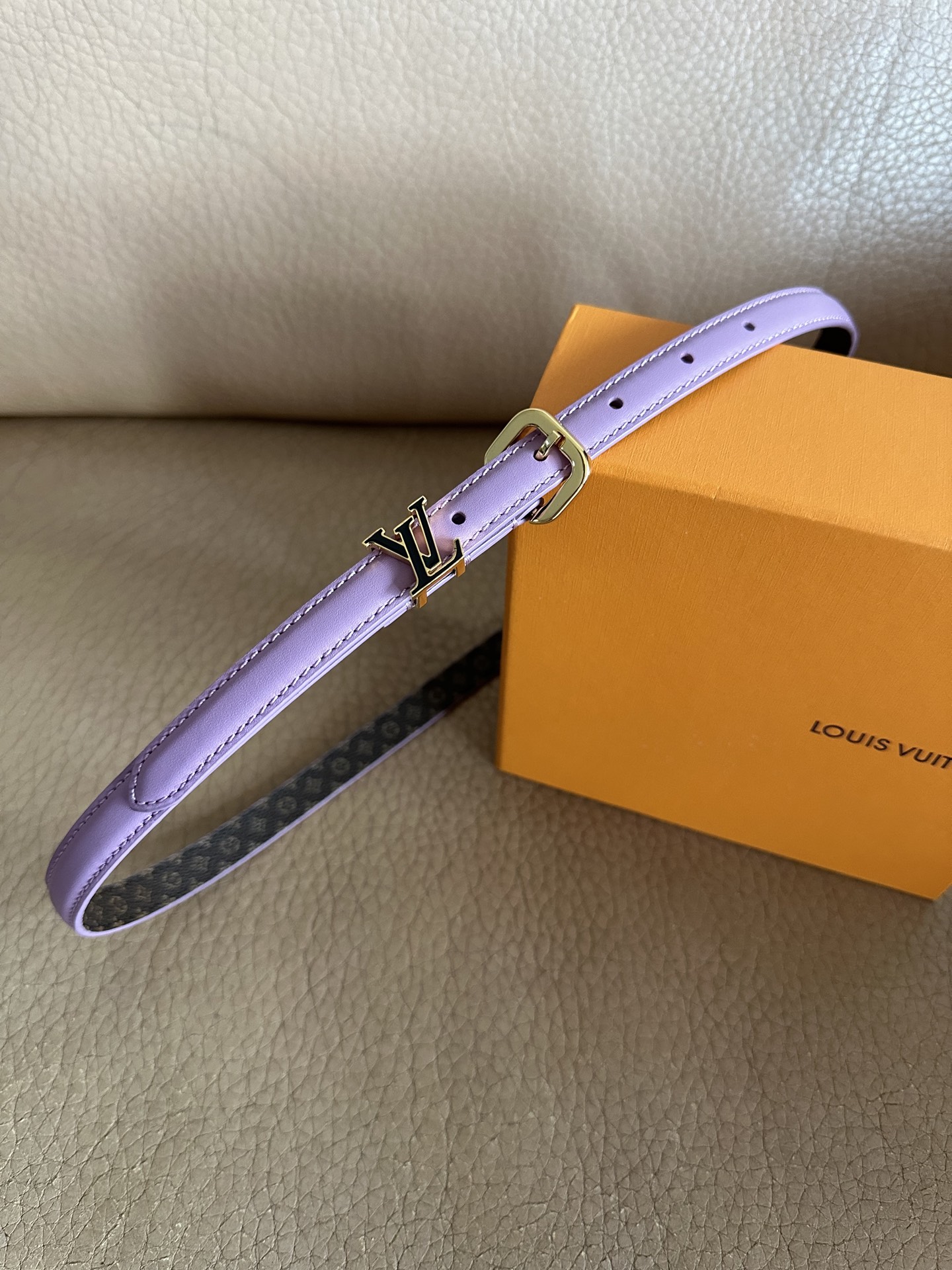Louis Vuitton Darling Belt: Elegant Purple Leather with LV Logo Buckle 5 i1756771556480 6963 0 3