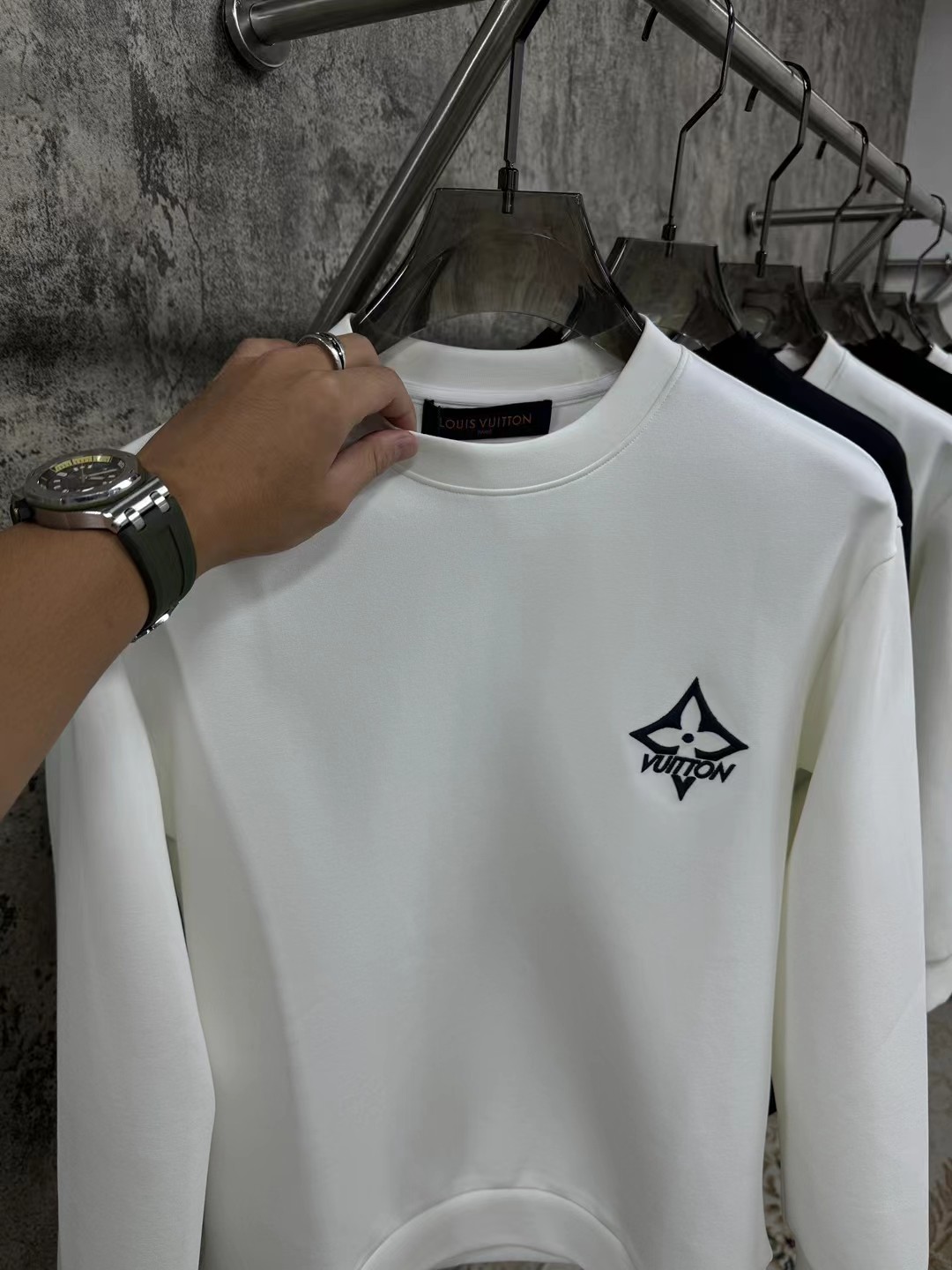 路易威登 Louis Vuitton 高定典藏名品高定成衣时装外套连衣裙衬衫T恤 #9A98236F 4