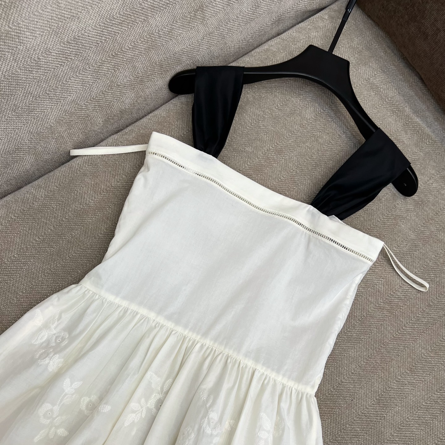 Miu Miu Embroidered Mini Dress - Spring/Summer 2025 Collection 7 i1747098211997 6752 0 5