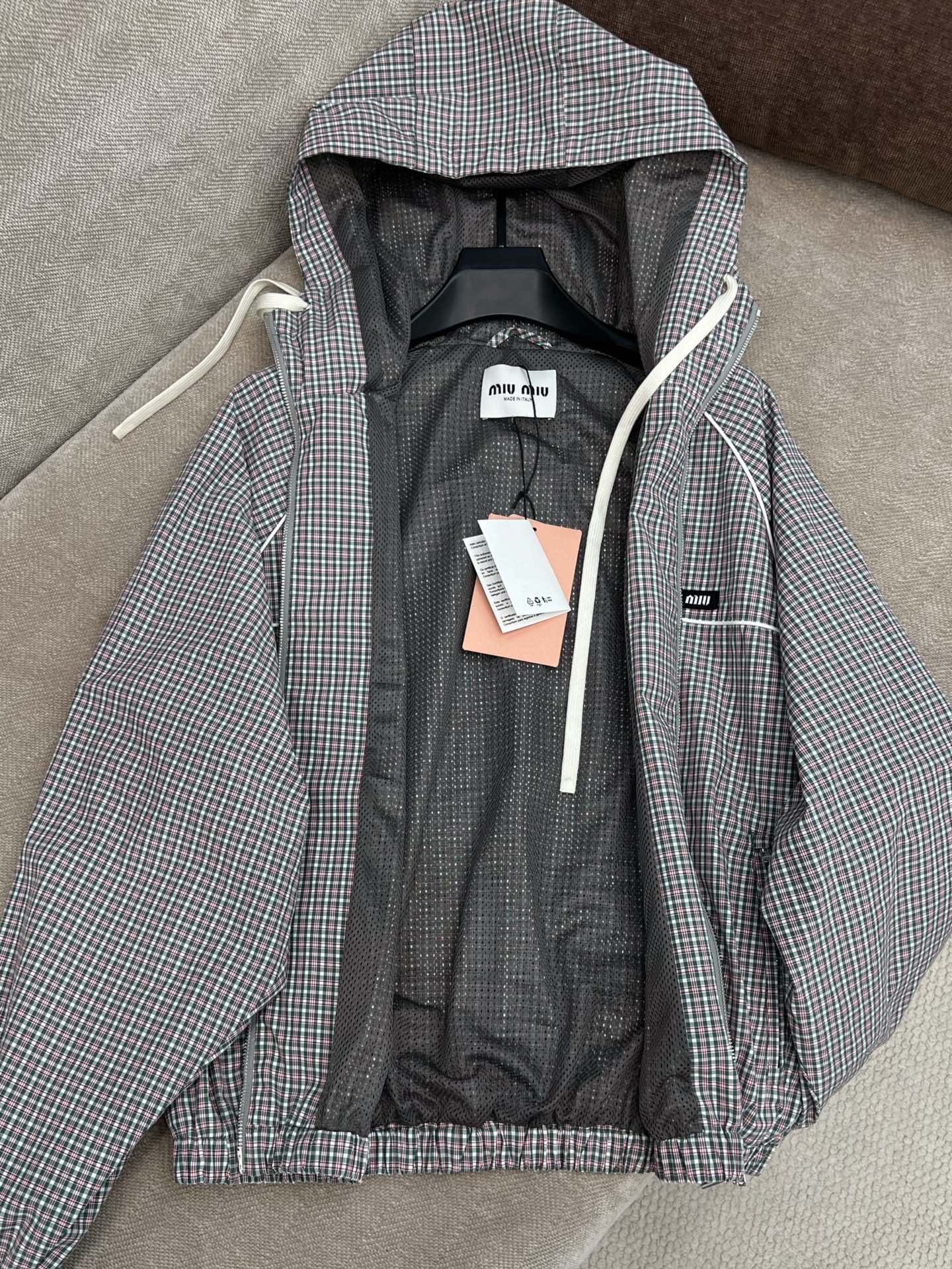 Miu Miu 25SS Plaid Windbreaker - Chic Oversized Hooded Jacket 10 i1747445793404 4014 0 7