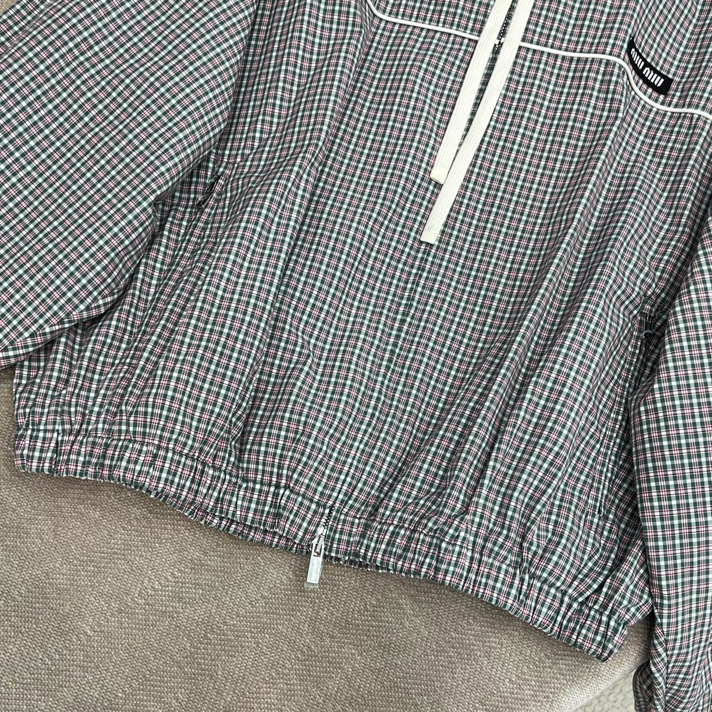Miu Miu 25SS Plaid Windbreaker - Chic Oversized Hooded Jacket 5 i1747445793988 6399 0 2