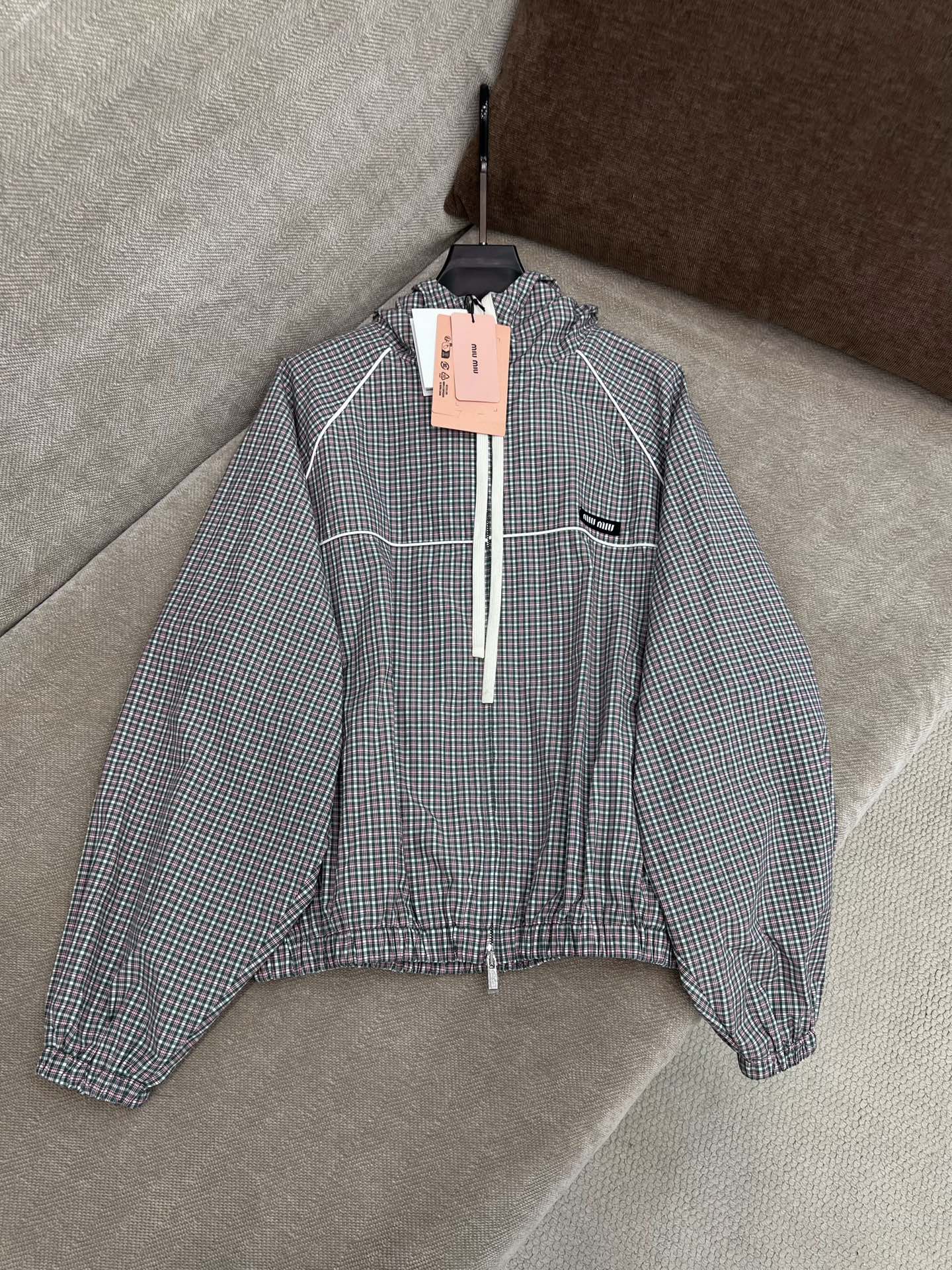 Miu Miu 25SS Plaid Windbreaker - Chic Oversized Hooded Jacket 2 i1747445794004 9786 0 0