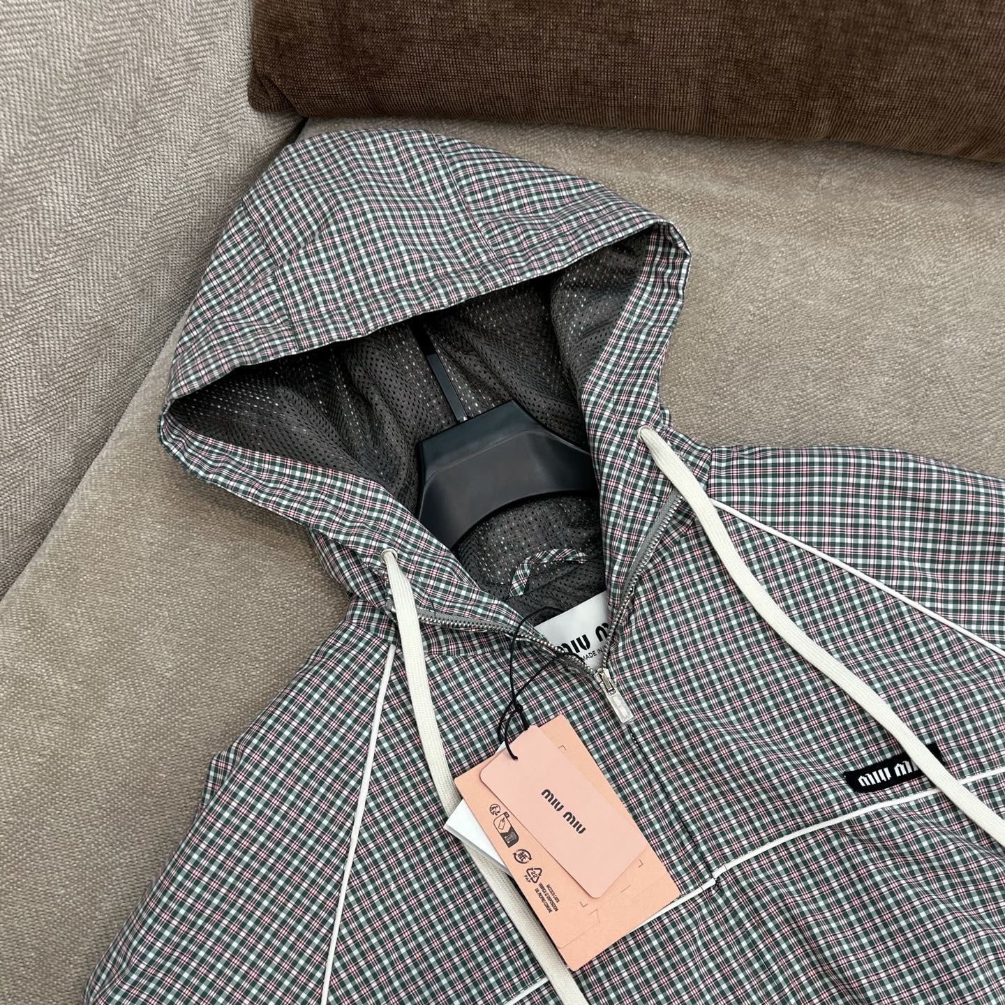 Miu Miu 25SS Plaid Windbreaker - Chic Oversized Hooded Jacket 4 i1747445946463 2495 0 9