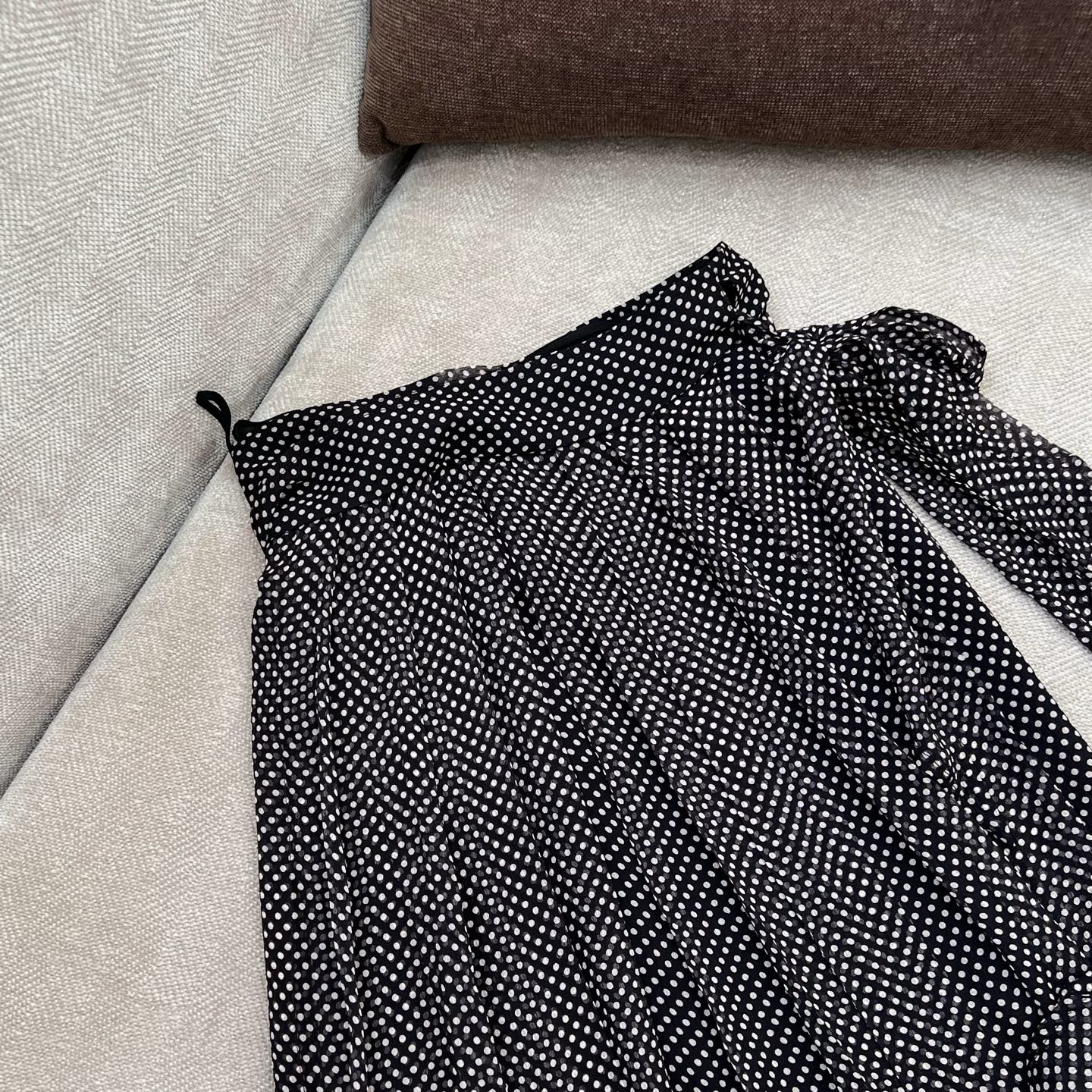 Prada 25SS Polka Dot Print Wrap Silk Skirt | High-Quality Replica 4 i1748563475058 4631 0 2