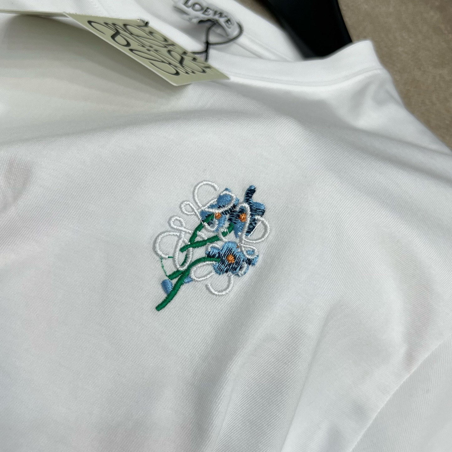 Loewe Women's Embroidered Floral T-Shirt | Short Sleeve, Crew Neck, Summer Style 7 i1748563634850 4009 0 5