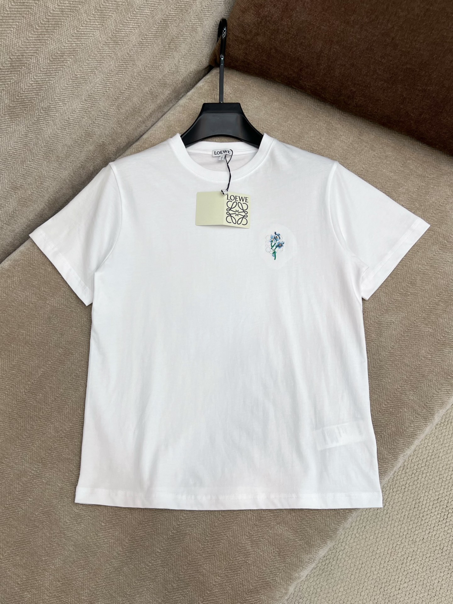 Loewe Women's Embroidered Floral T-Shirt | Short Sleeve, Crew Neck, Summer Style 2 i1748563634909 4440 0 0