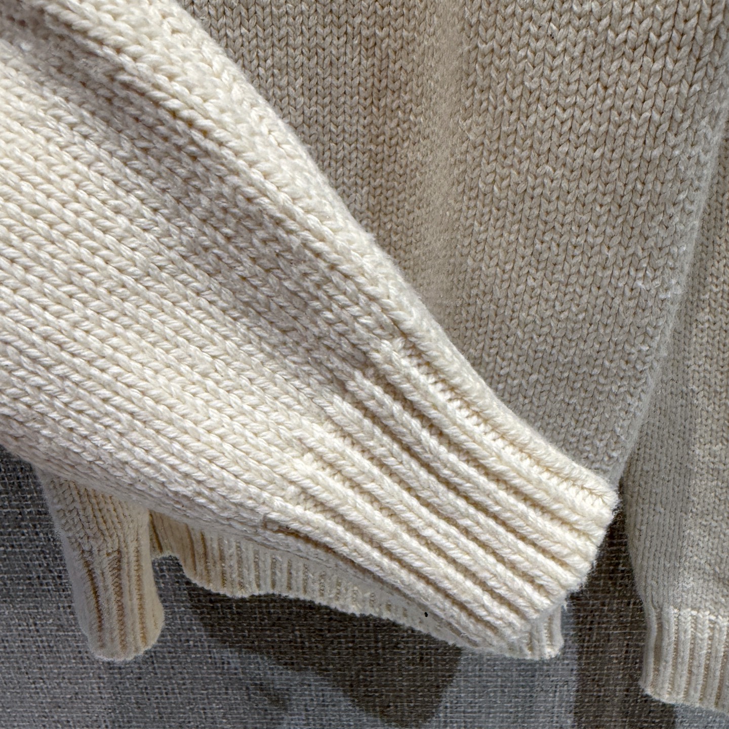 Chanel 25B Cashmere Knit Sweater with Hand-Crocheted Double C Logo 7 i1759022961723 6350 0 5