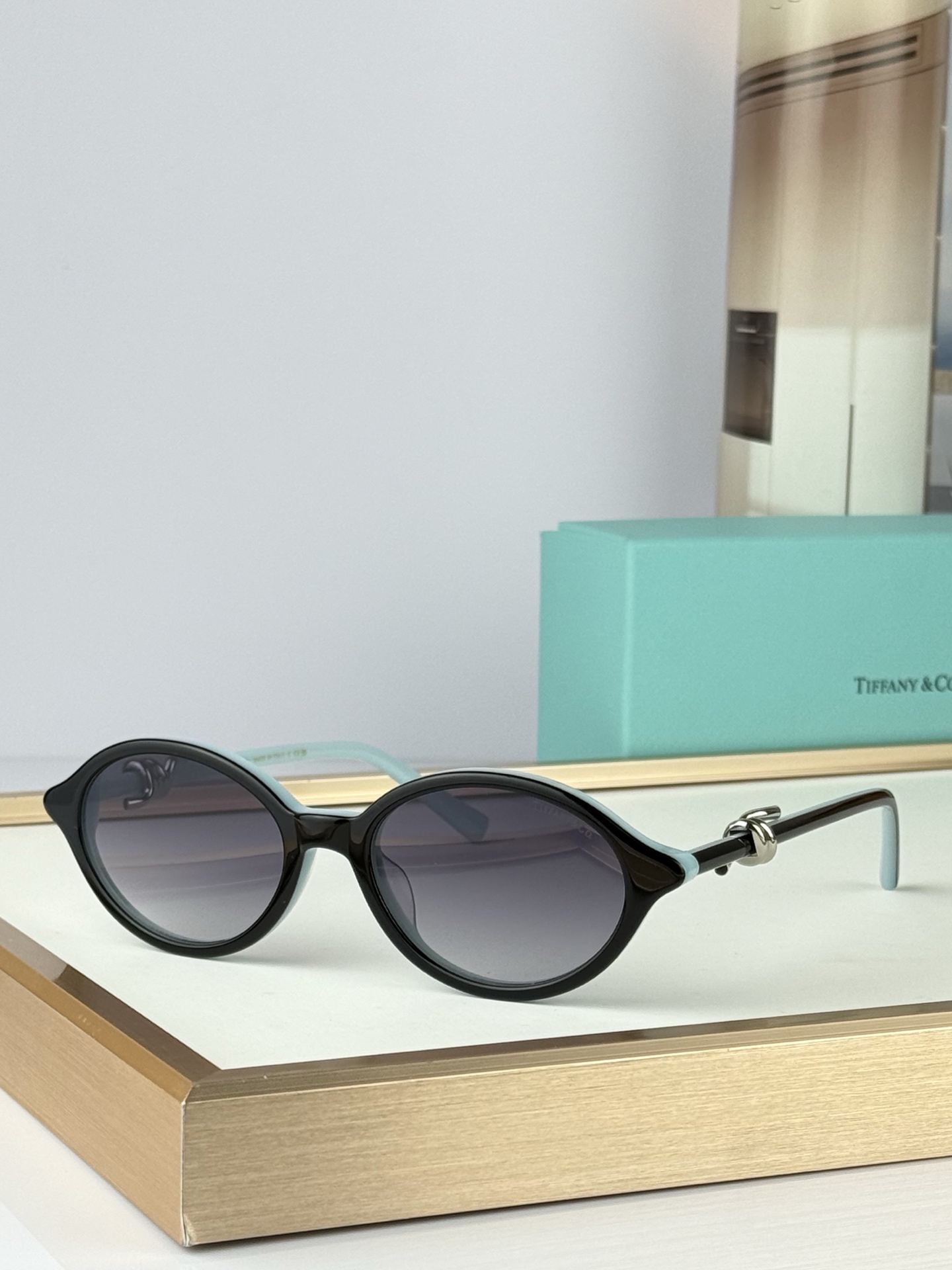 Tiffany&Co.Mod：TF2249BSize：53口19-145