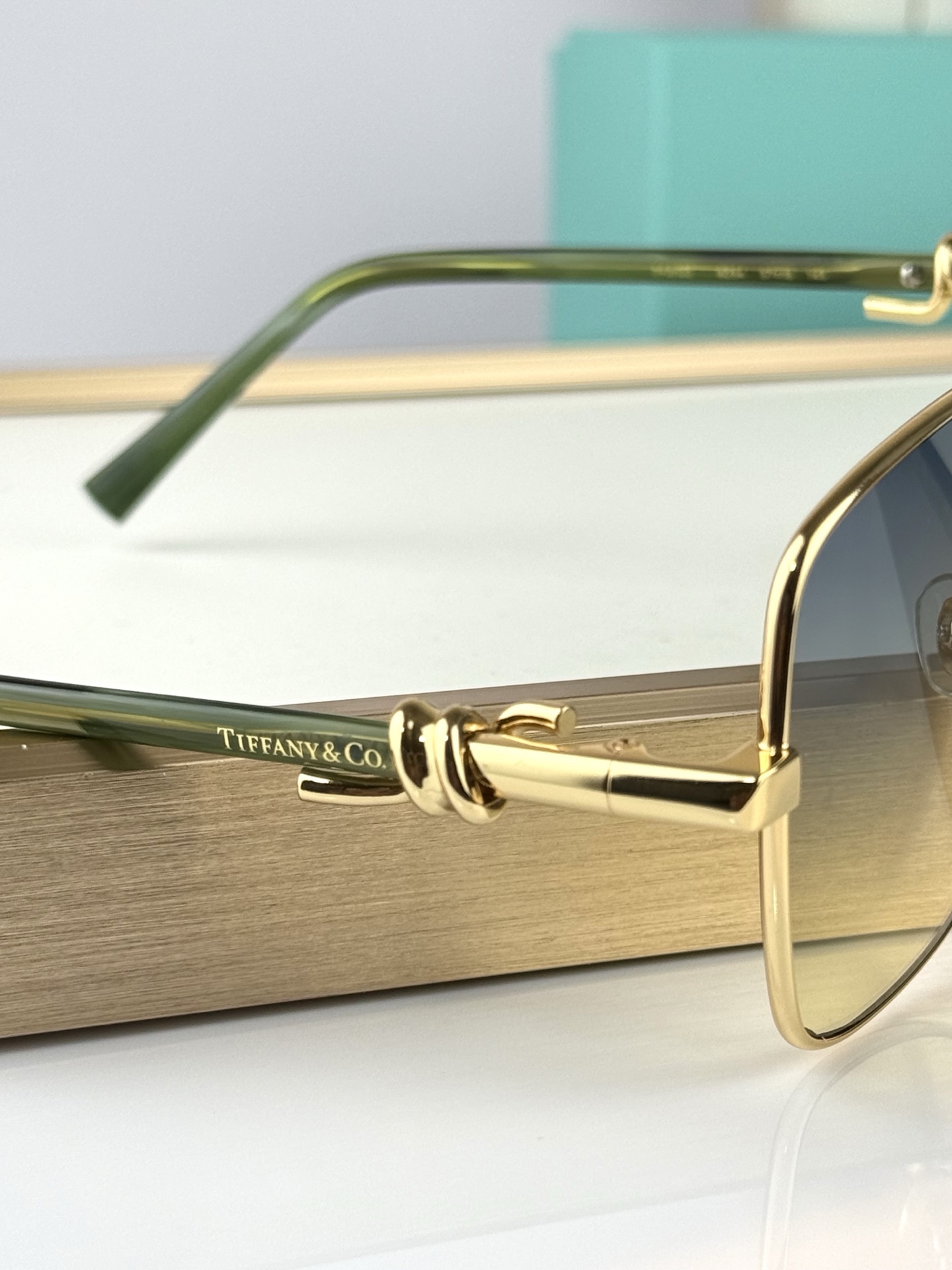 Tiffany&Co.Mod：TF3122Size：57口18-145