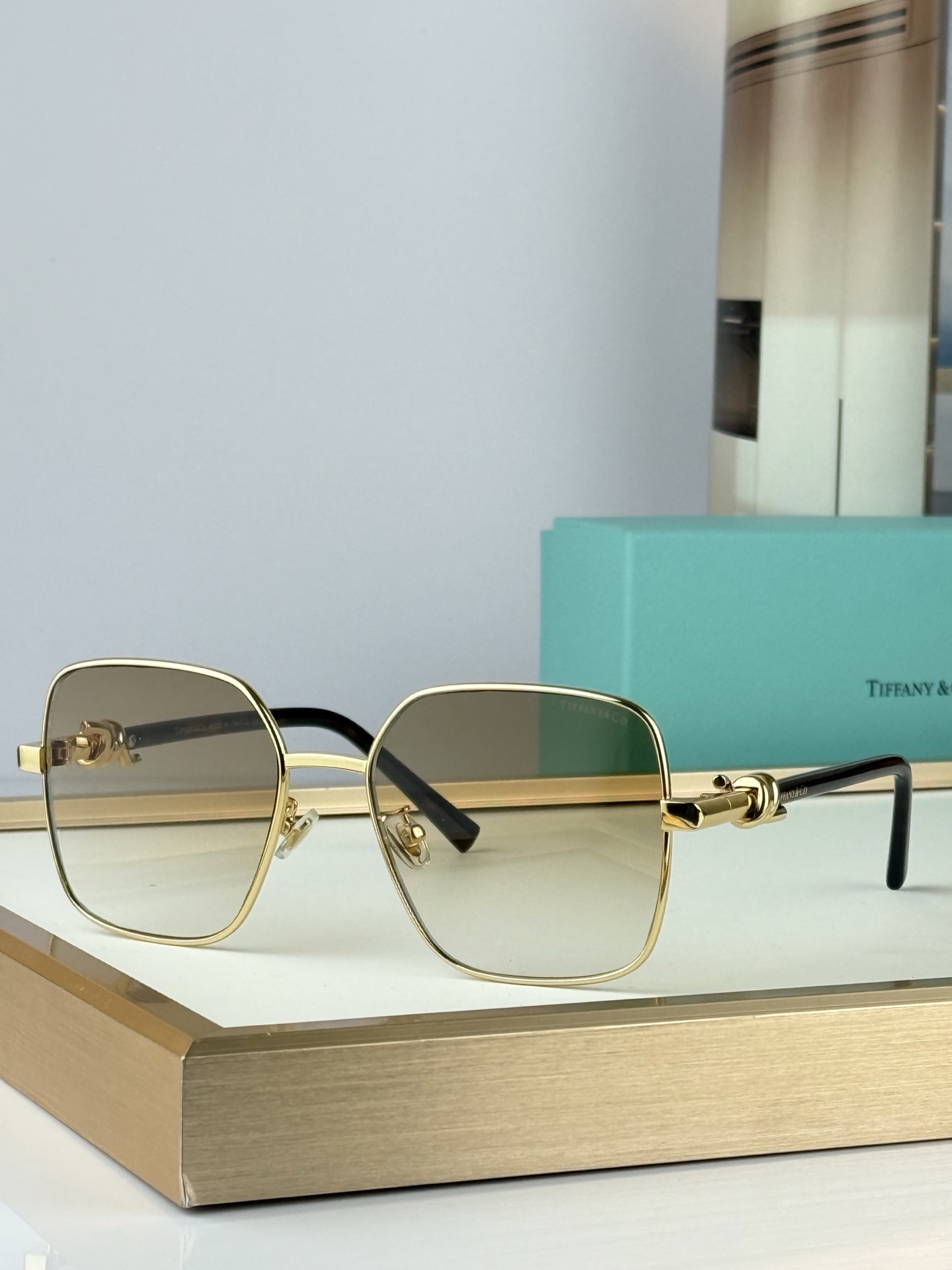 Tiffany&Co.Mod：TF3122Size：57口18-145