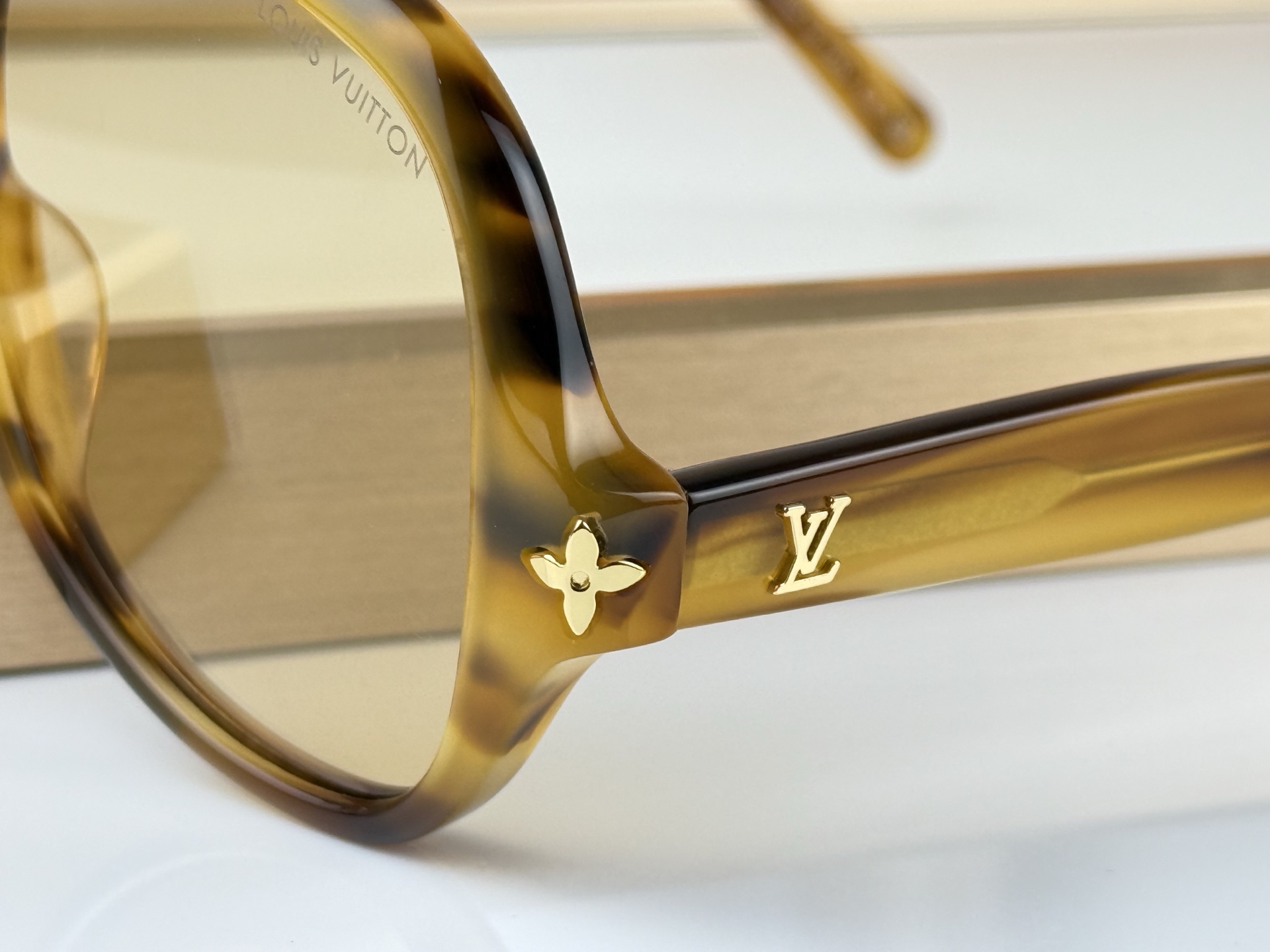 LOUIS VUITTON MOD：Z3476U Oversized Size：58口14 140 