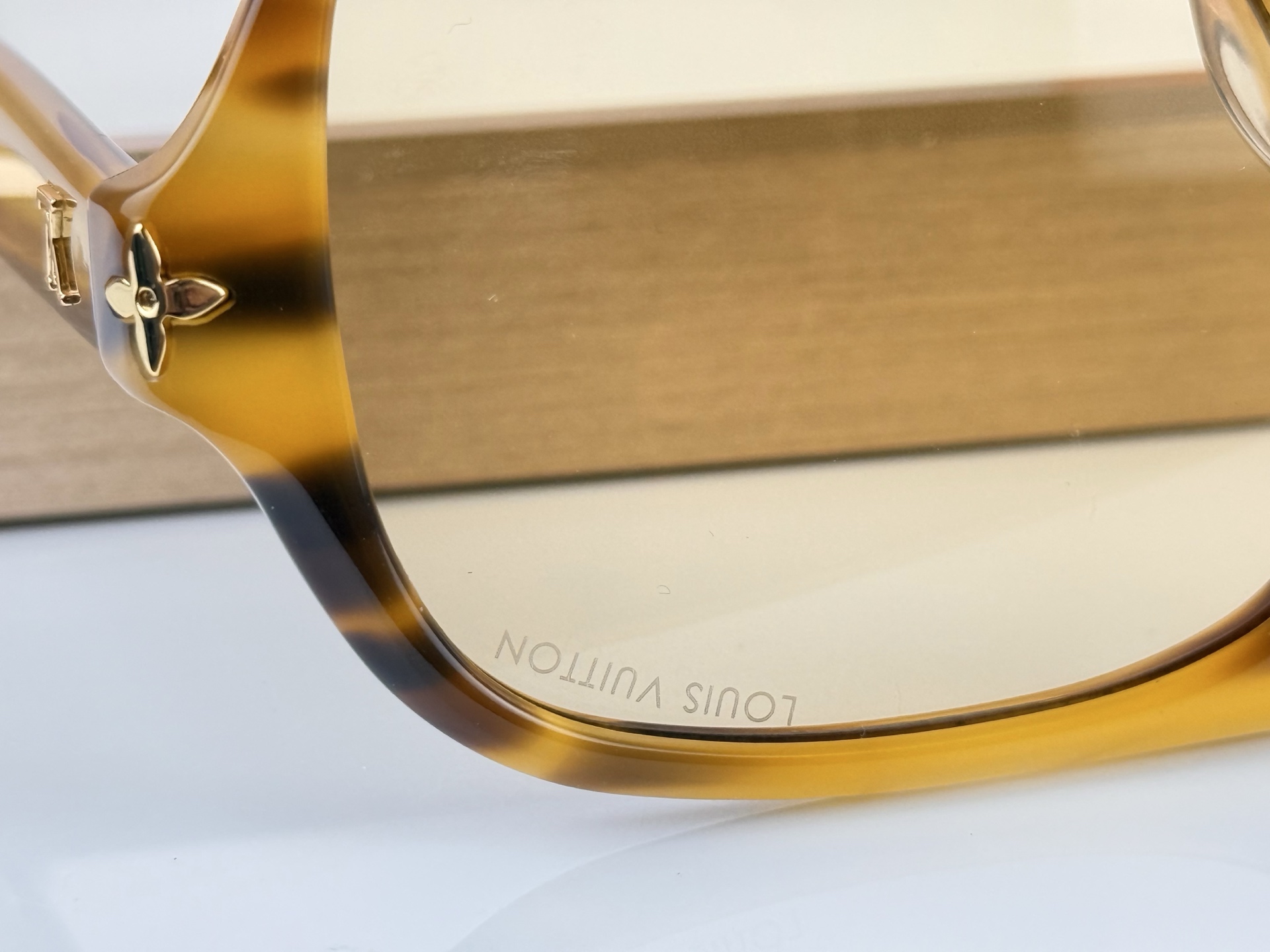 LOUIS VUITTON MOD：Z3476U Oversized Size：58口14 140 