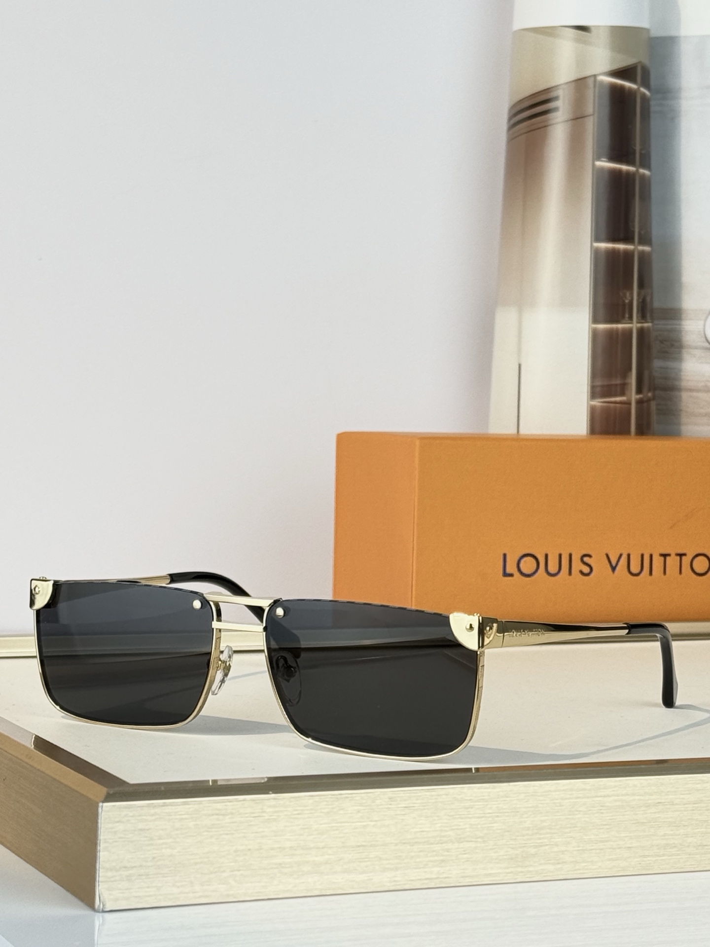LOUIS VUITTO*MODEL：Z3206USIZE：60口16-145