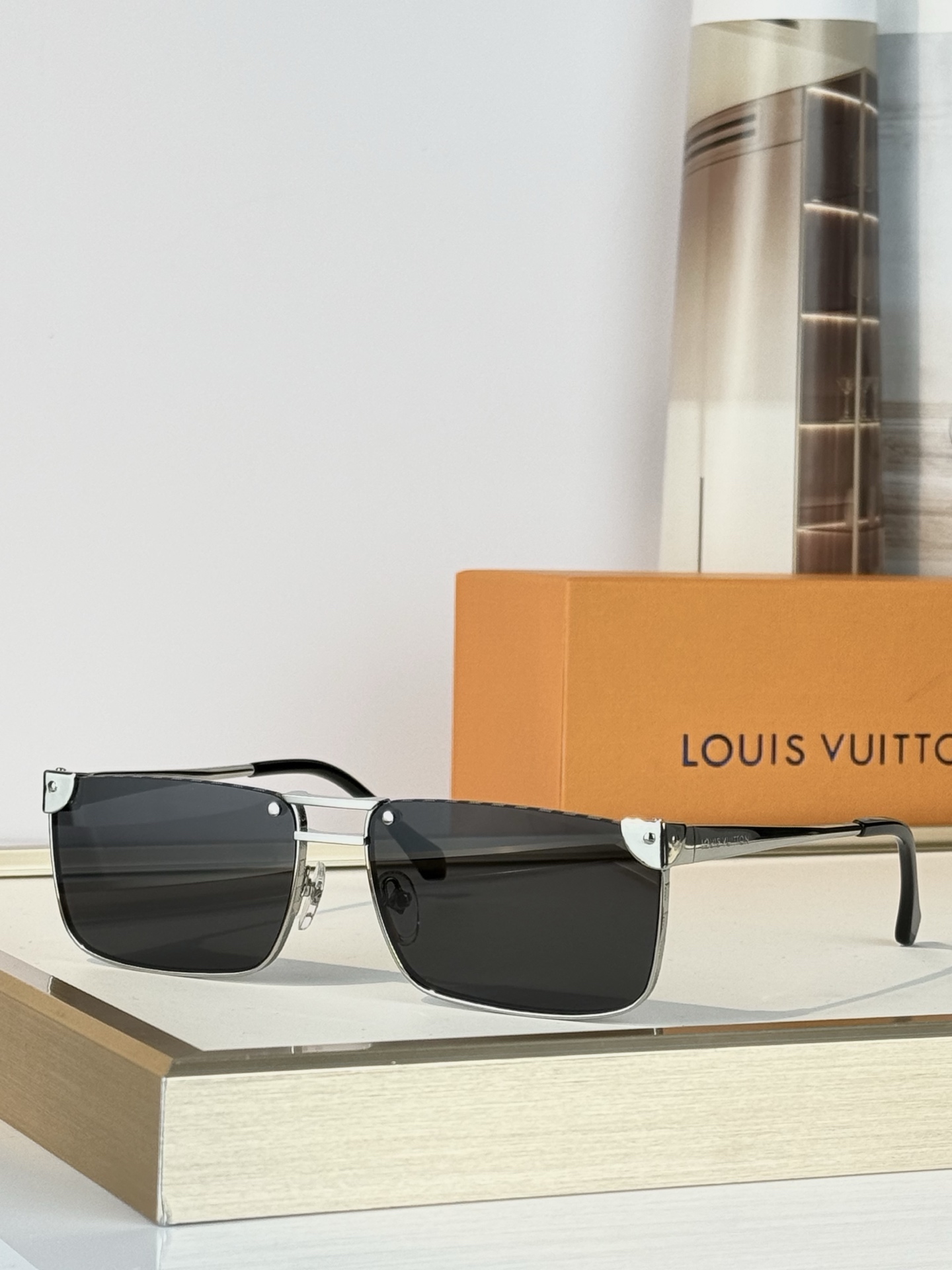 LOUIS VUITTO*MODEL：Z3206USIZE：60口16-145