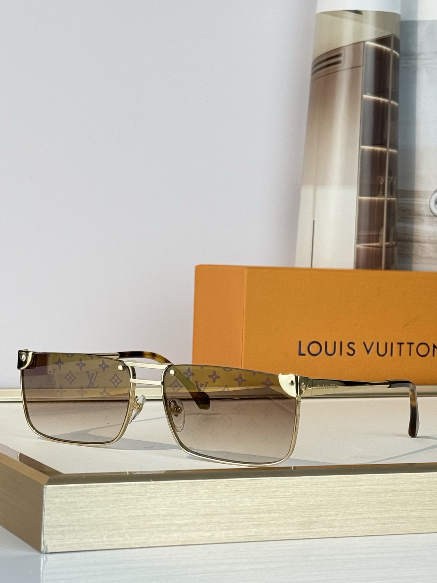 LOUIS VUITTO*MODEL：Z3206USIZE：60口16-145