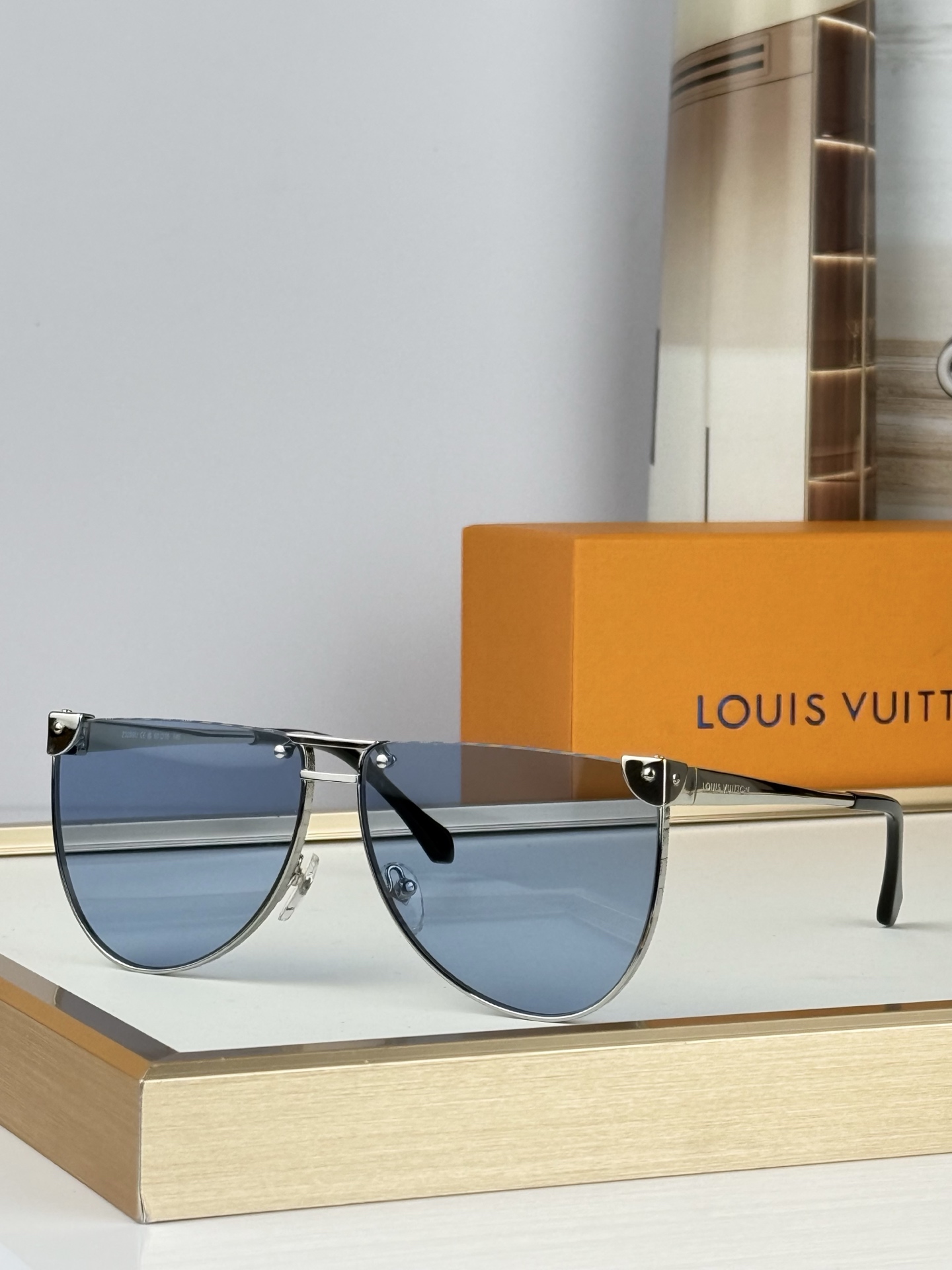 LOUIS VUITTO*LV HERITAGE METAL LOW SQUARE太阳镜系列~复古方形金