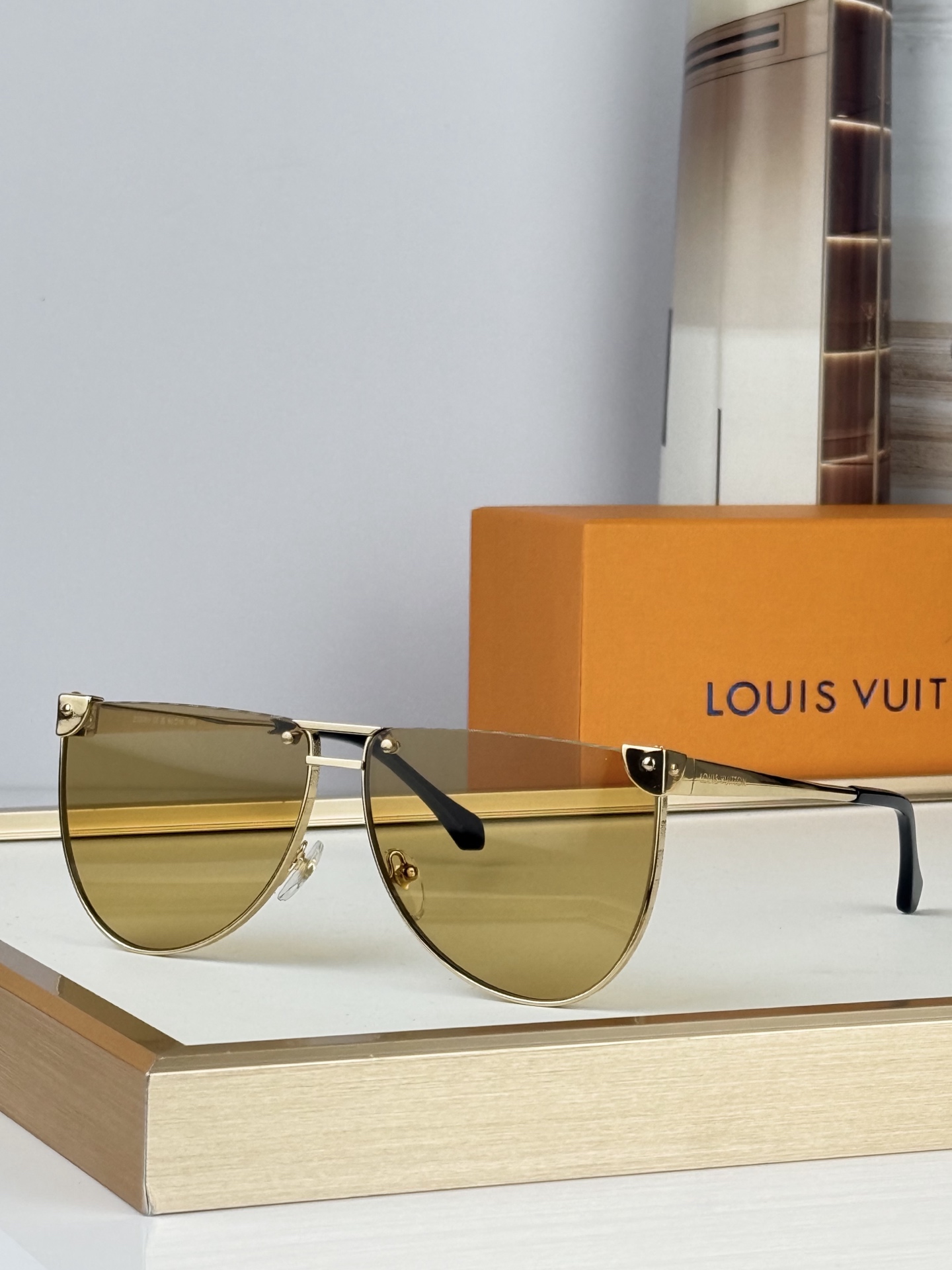 LOUIS VUITTO*LV HERITAGE METAL LOW SQUARE太阳镜系列~复古方形金