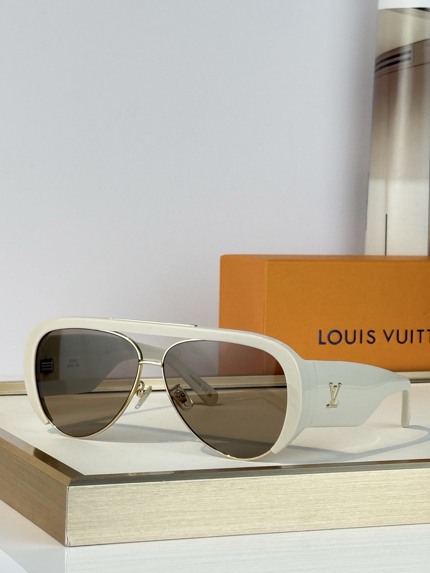 LOUIS VUITTO*MODEL：Z3333U Z3355U Z3366U Z3377U Z3399