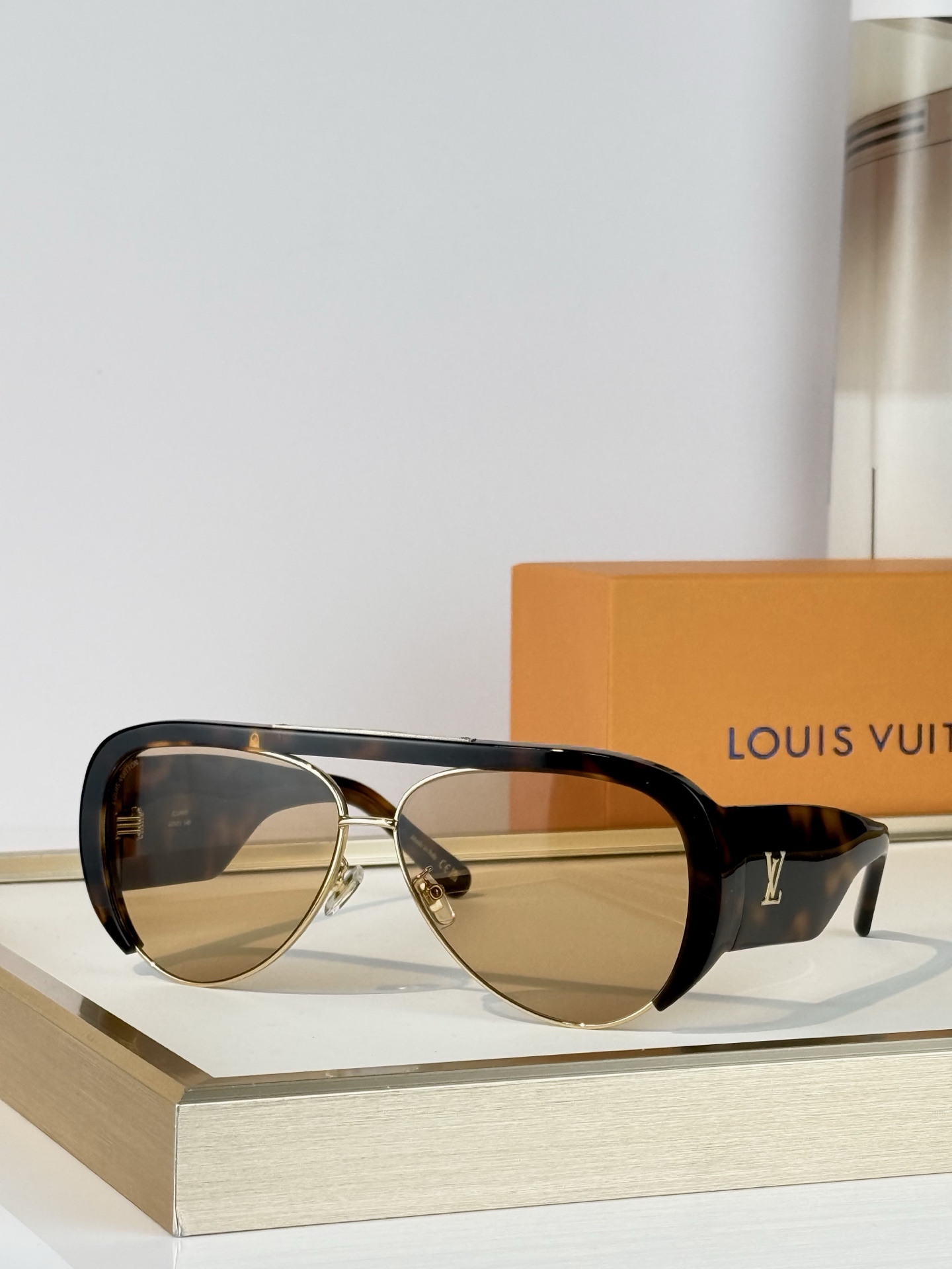 LOUIS VUITTO*MODEL：Z3333U Z3355U Z3366U Z3377U Z3399