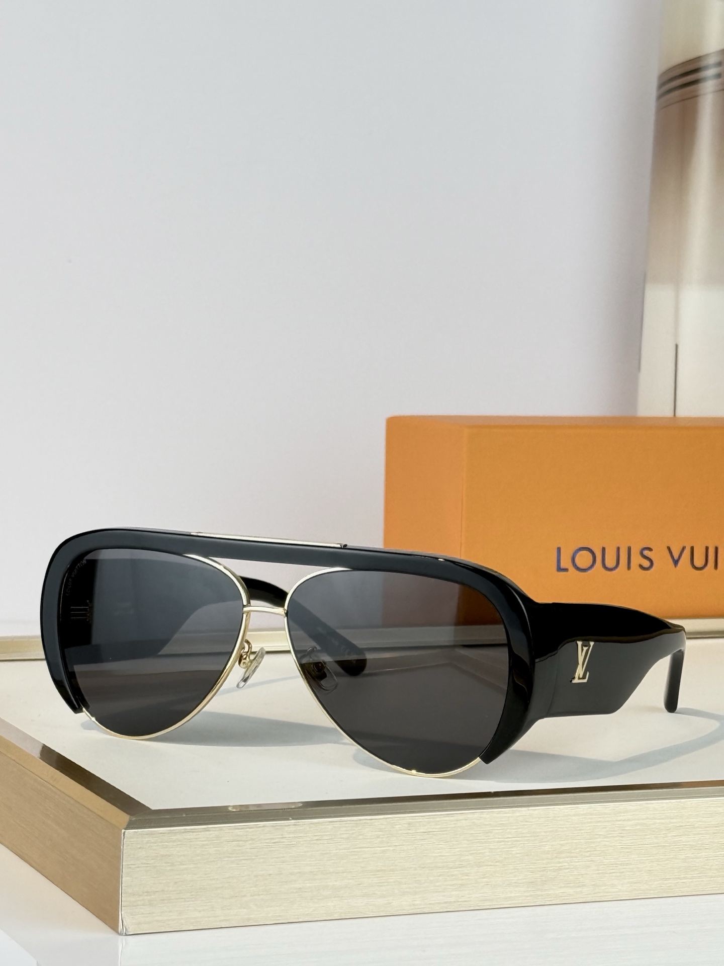 LOUIS VUITTO*MODEL：Z3333U Z3355U Z3366U Z3377U Z3399