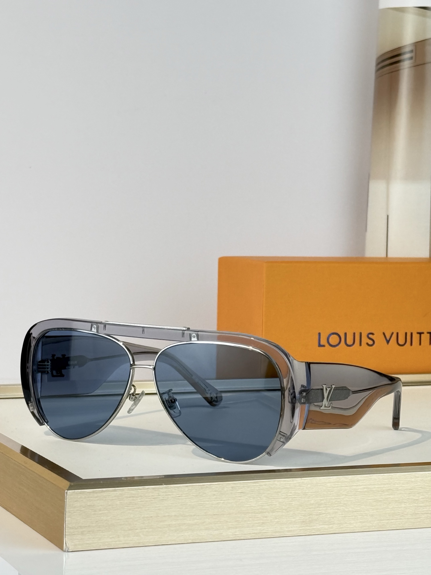 LOUIS VUITTO*MODEL：Z3333U Z3355U Z3366U Z3377U Z3399