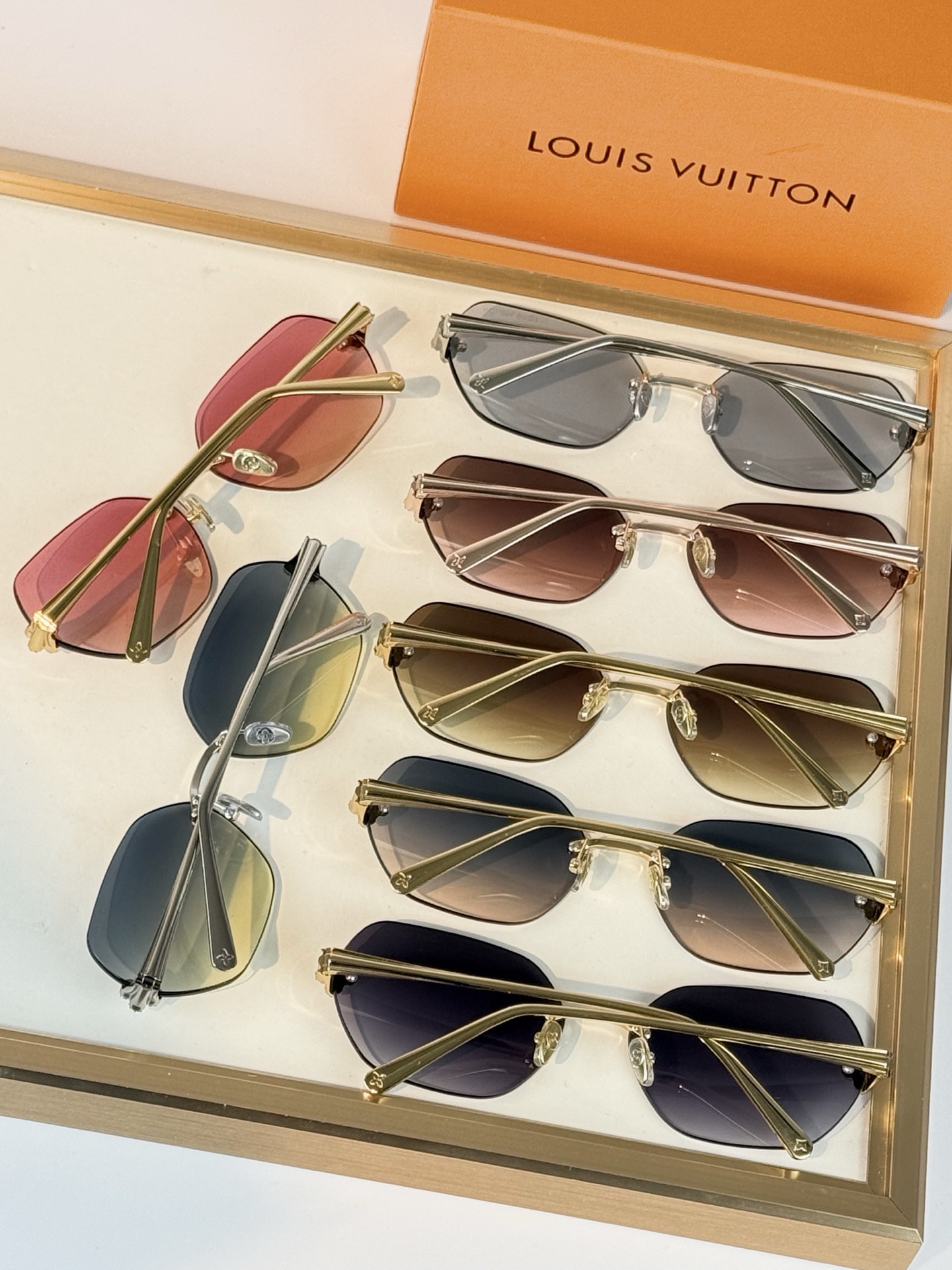 Louis Vuitton Model ：Z3324Usize ：62口17-140