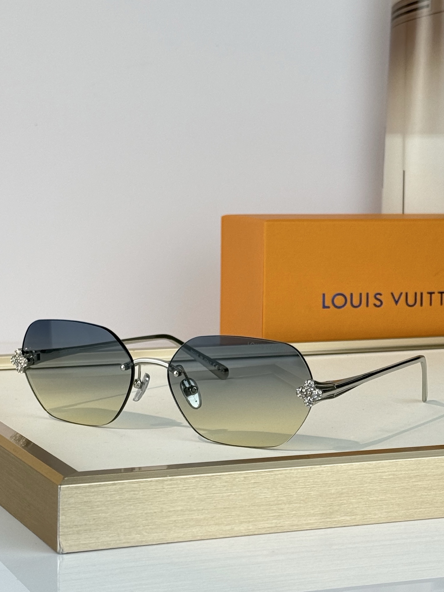Louis Vuitton Model ：Z3324Usize ：62口17-140