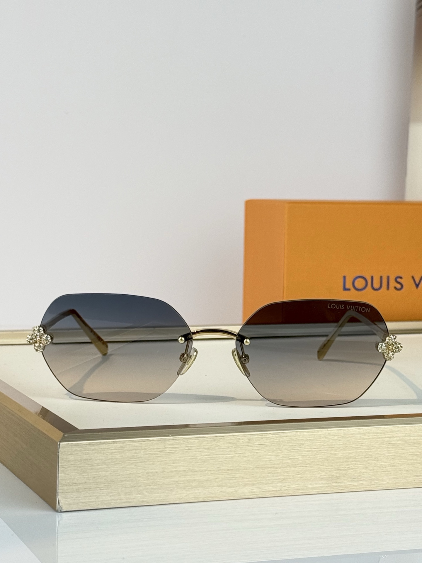 Louis Vuitton Model ：Z3324Usize ：62口17-140