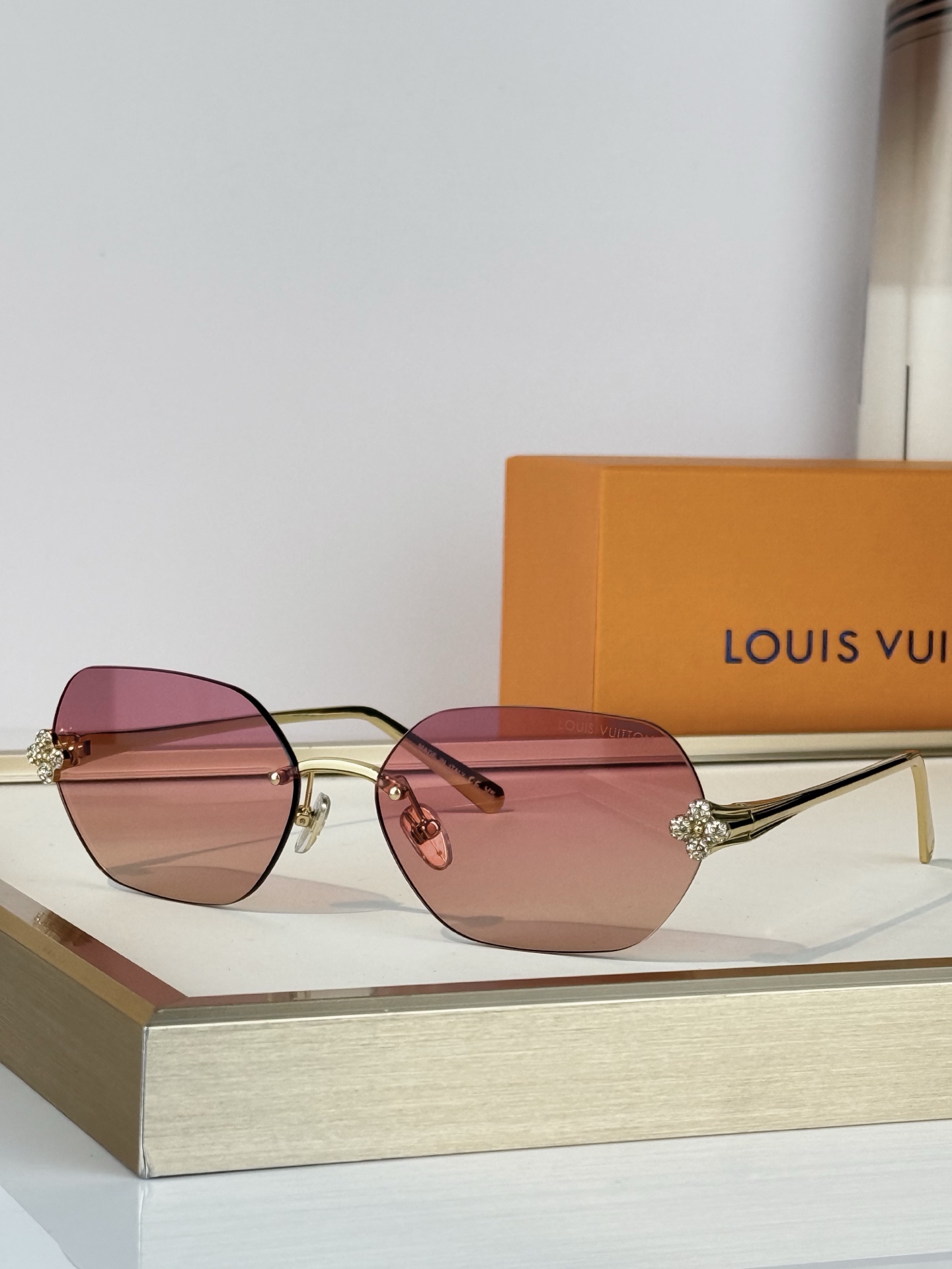 Louis Vuitton Model ：Z3324Usize ：62口17-140