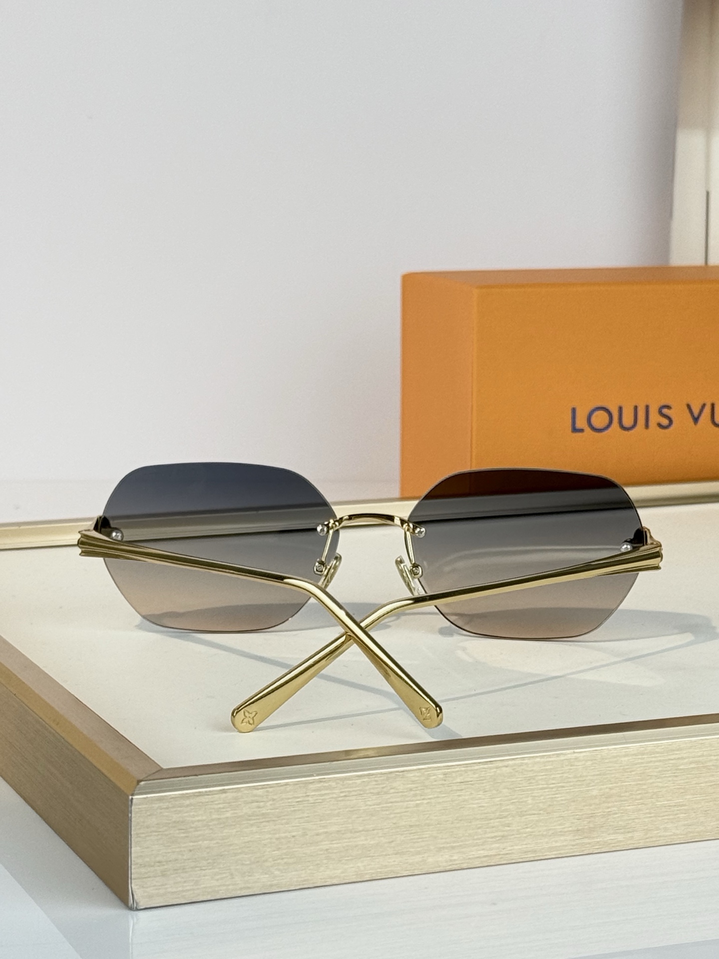 Louis Vuitton Model ：Z3324Usize ：62口17-140