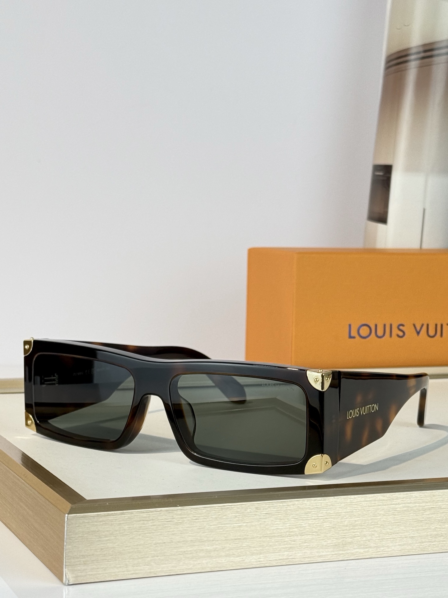LOUIS VUITTO*MODEL：Z3157U Z3158U Z3191U Z3192U Z3269