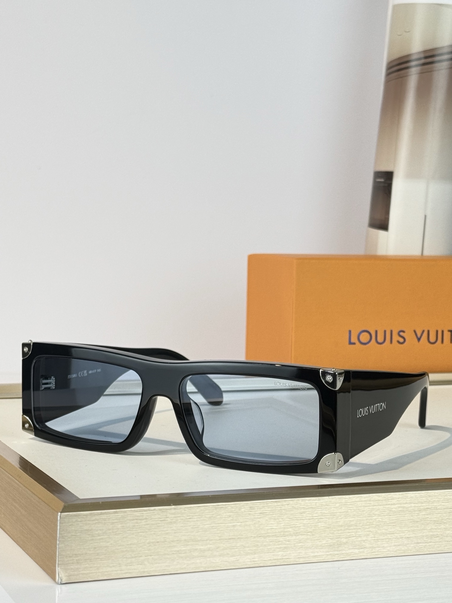 LOUIS VUITTO*MODEL：Z3157U Z3158U Z3191U Z3192U Z3269