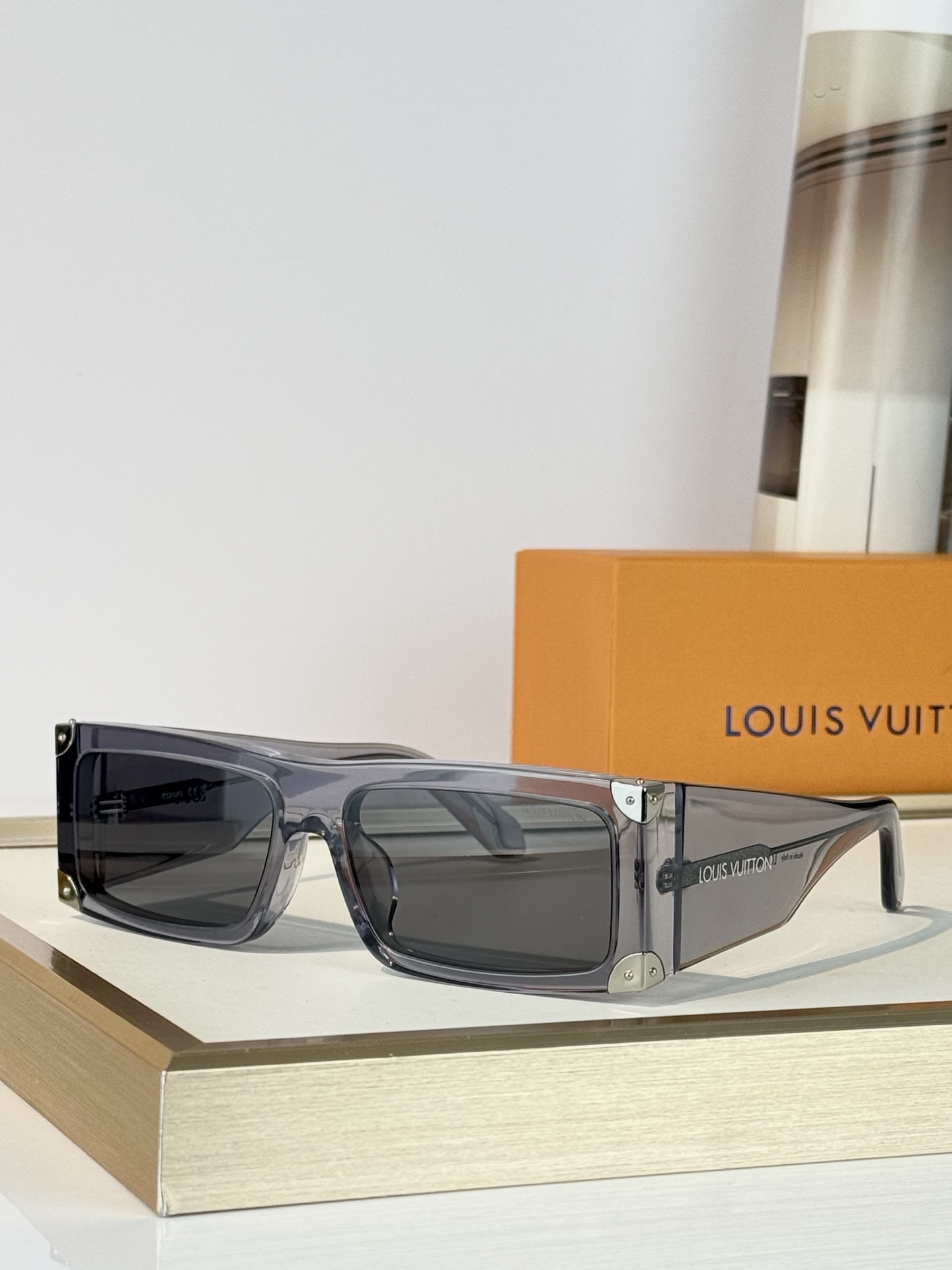 LOUIS VUITTO*MODEL：Z3157U Z3158U Z3191U Z3192U Z3269