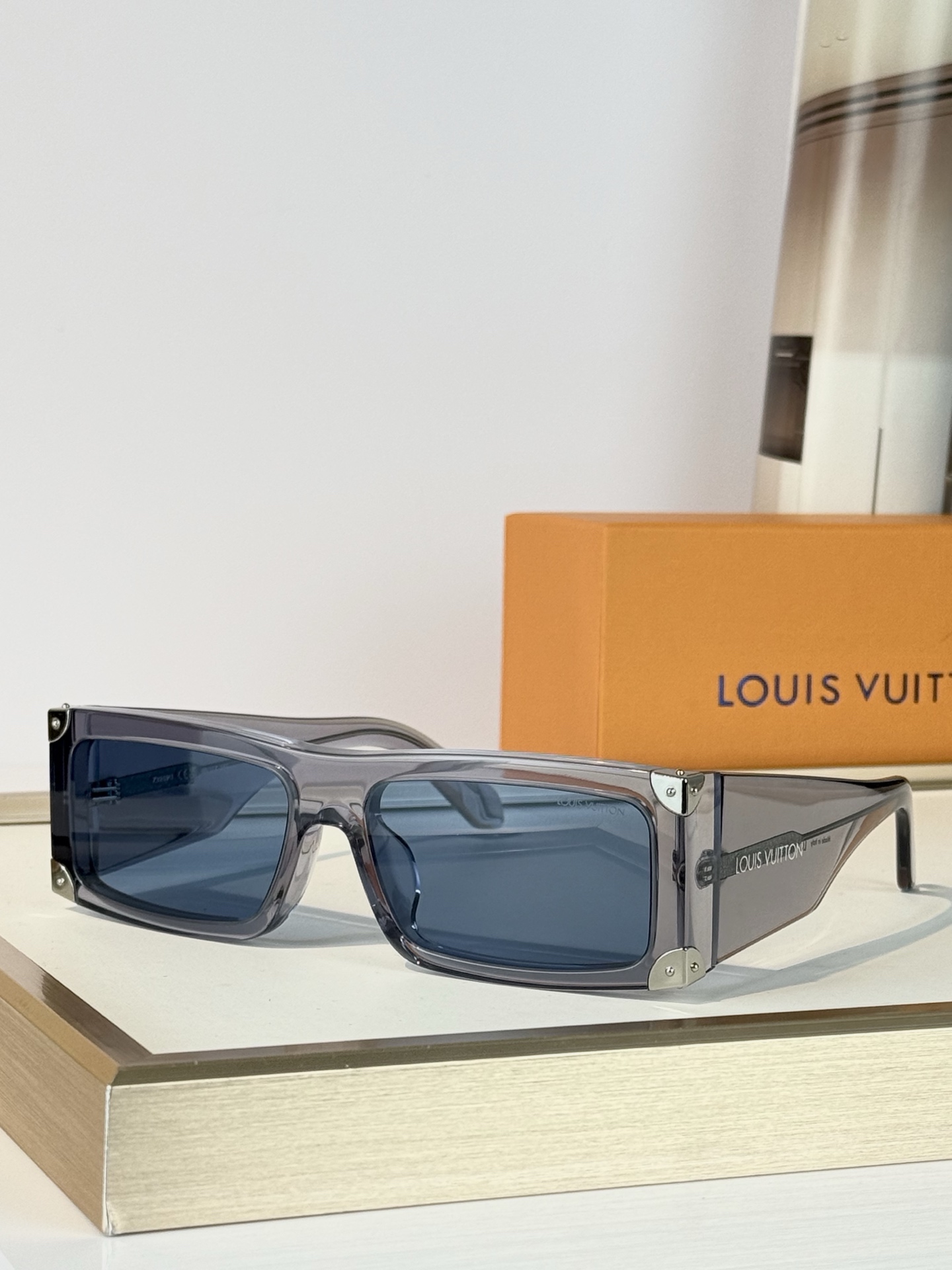 LOUIS VUITTO*MODEL：Z3157U Z3158U Z3191U Z3192U Z3269