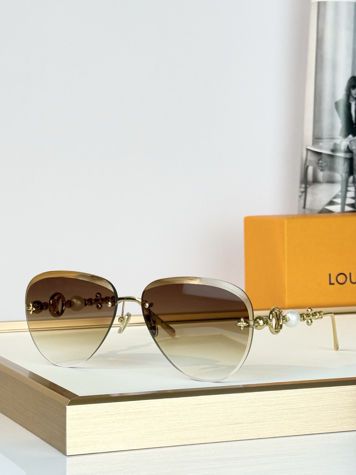 LOUIS VUITTO*MODEL：Z3318USIZE :62口13-140