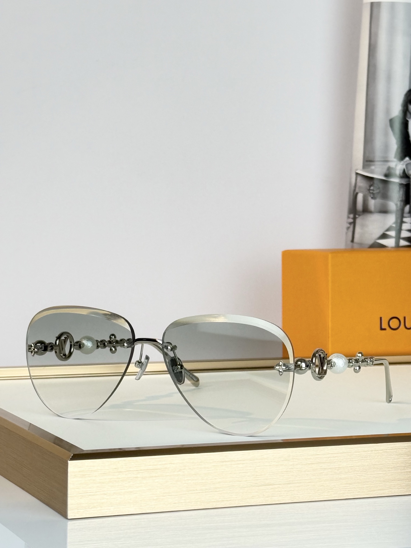 LOUIS VUITTO*MODEL：Z3318USIZE :62口13-140