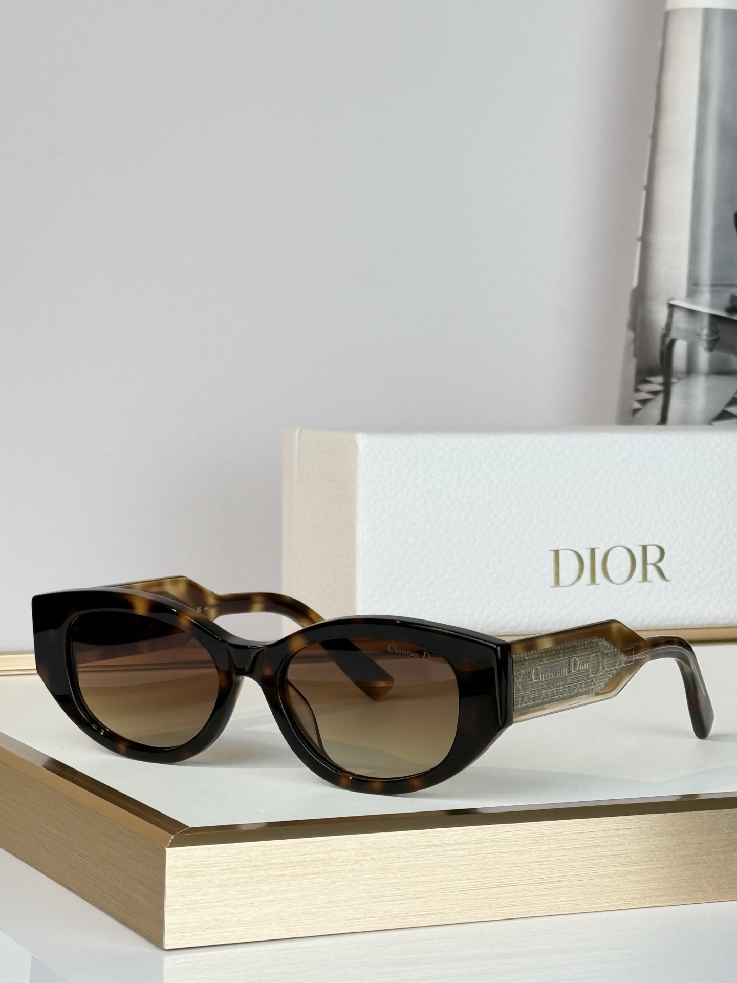 DIO*DSGTA54UCRSIZE：54口18-145