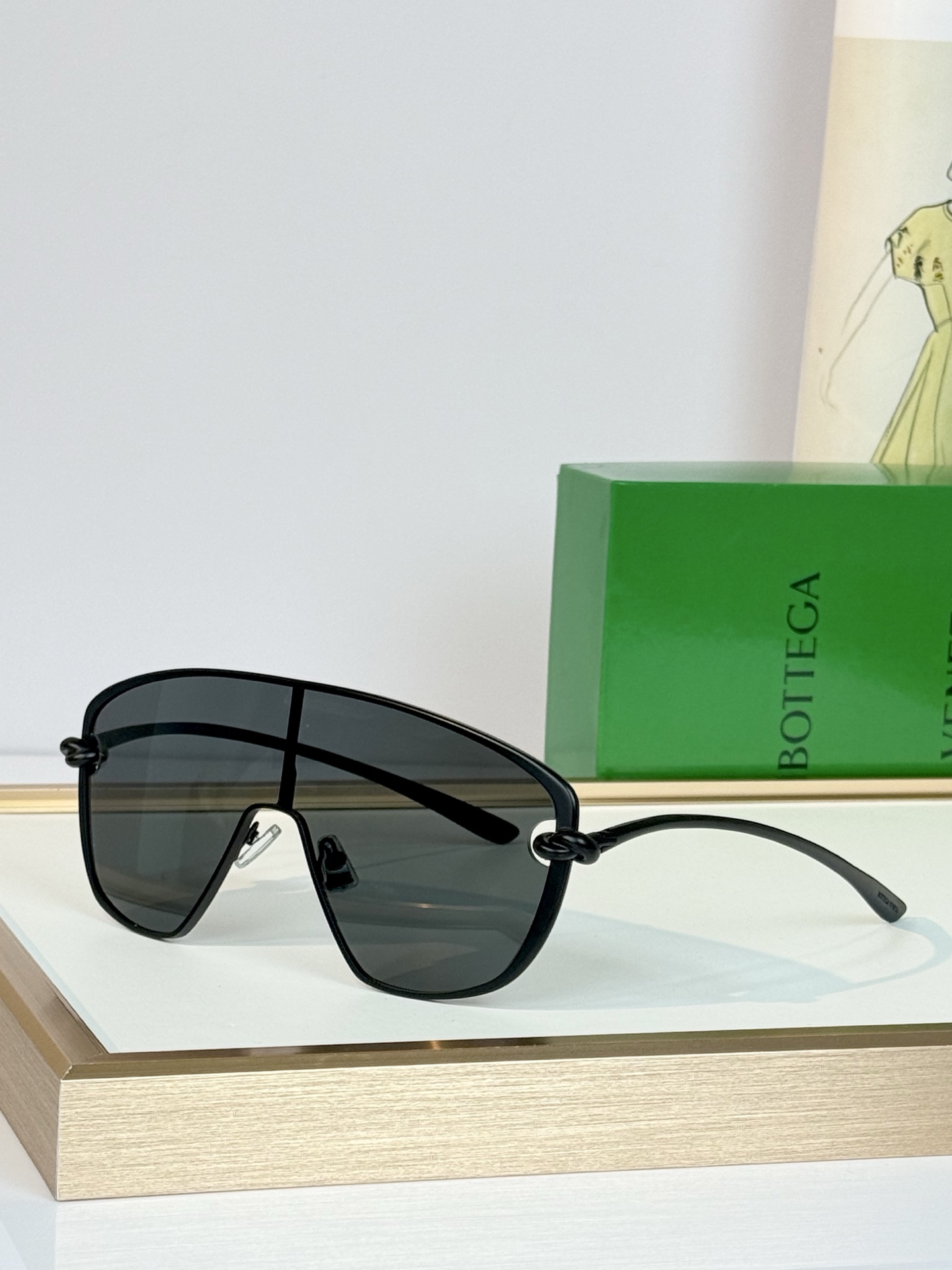 TOP QUALITY Bottega Venet* 两侧金属绳结细节 一体式镜片大框风镜设计 MODEL：BV1515