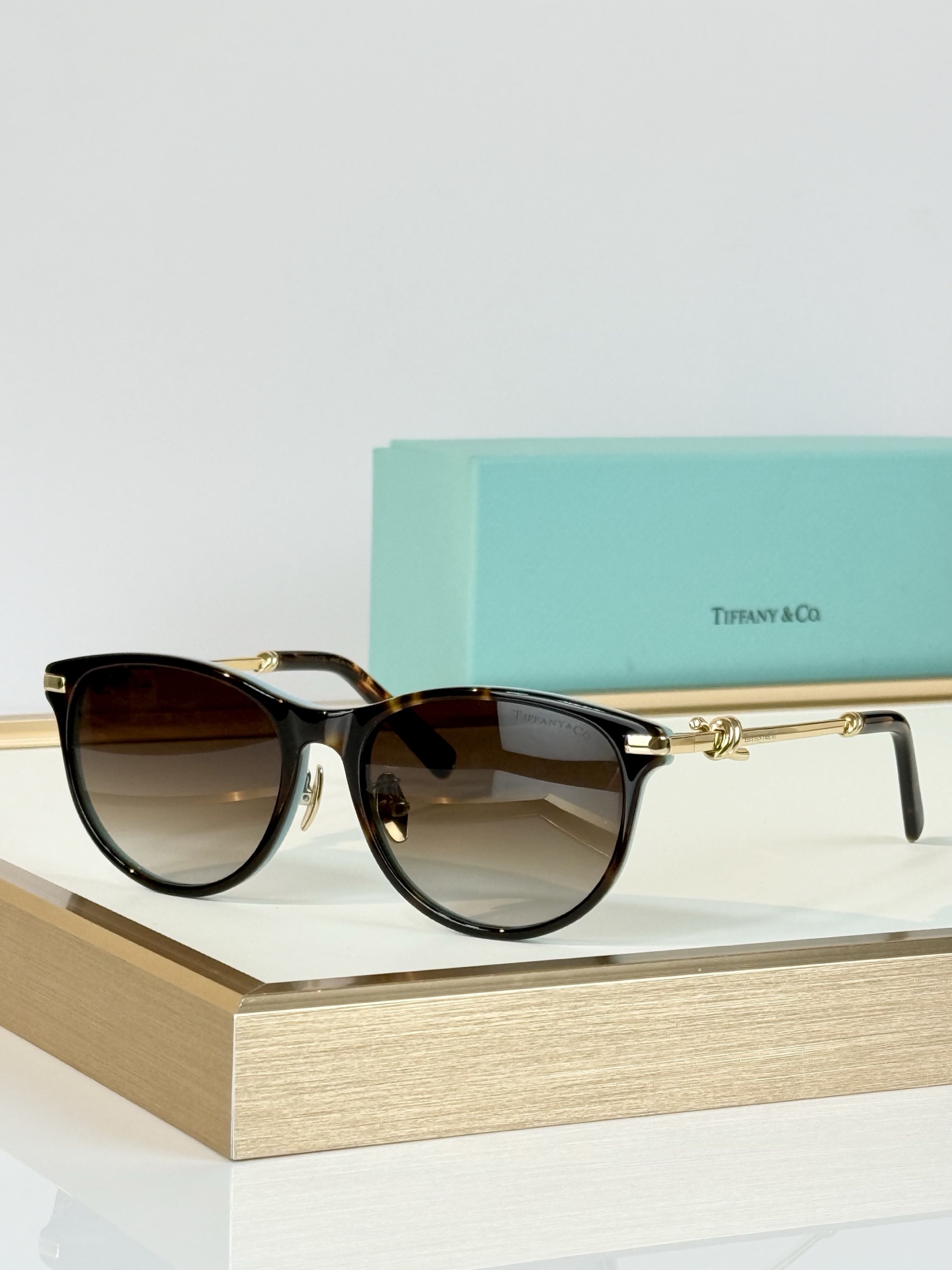 TIFFANY&Co. MODEL：OTF2279D SIZE：51口17-145  