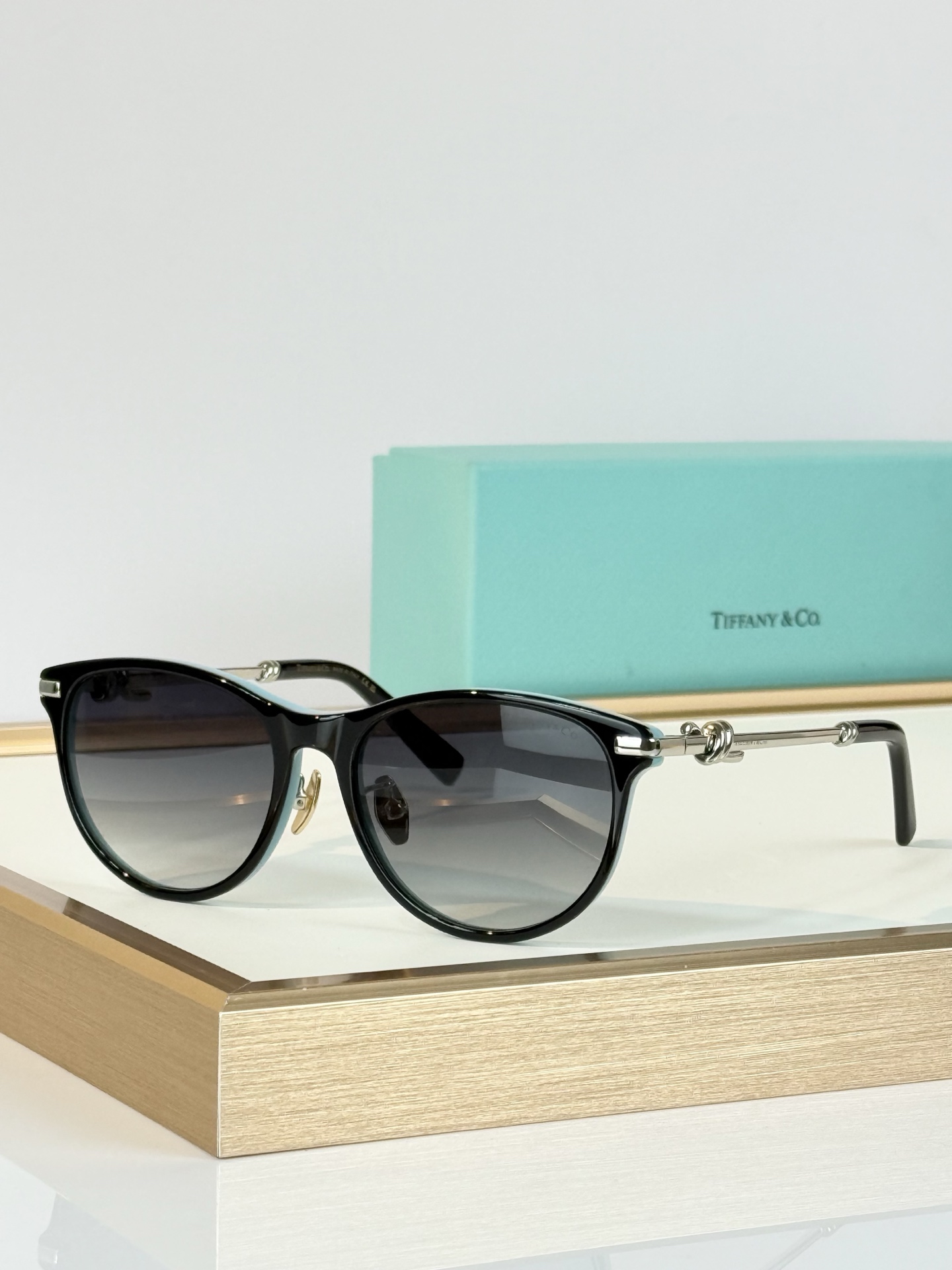 TIFFANY&Co. MODEL：OTF2279D SIZE：51口17-145  