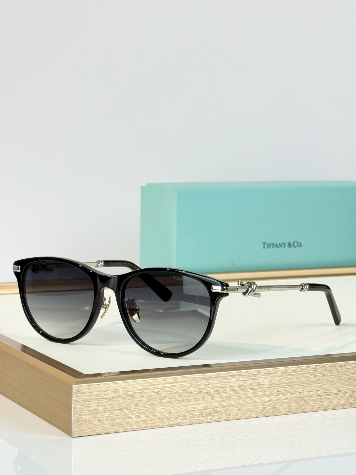 TIFFANY&Co. MODEL：OTF2279D SIZE：51口17-145  