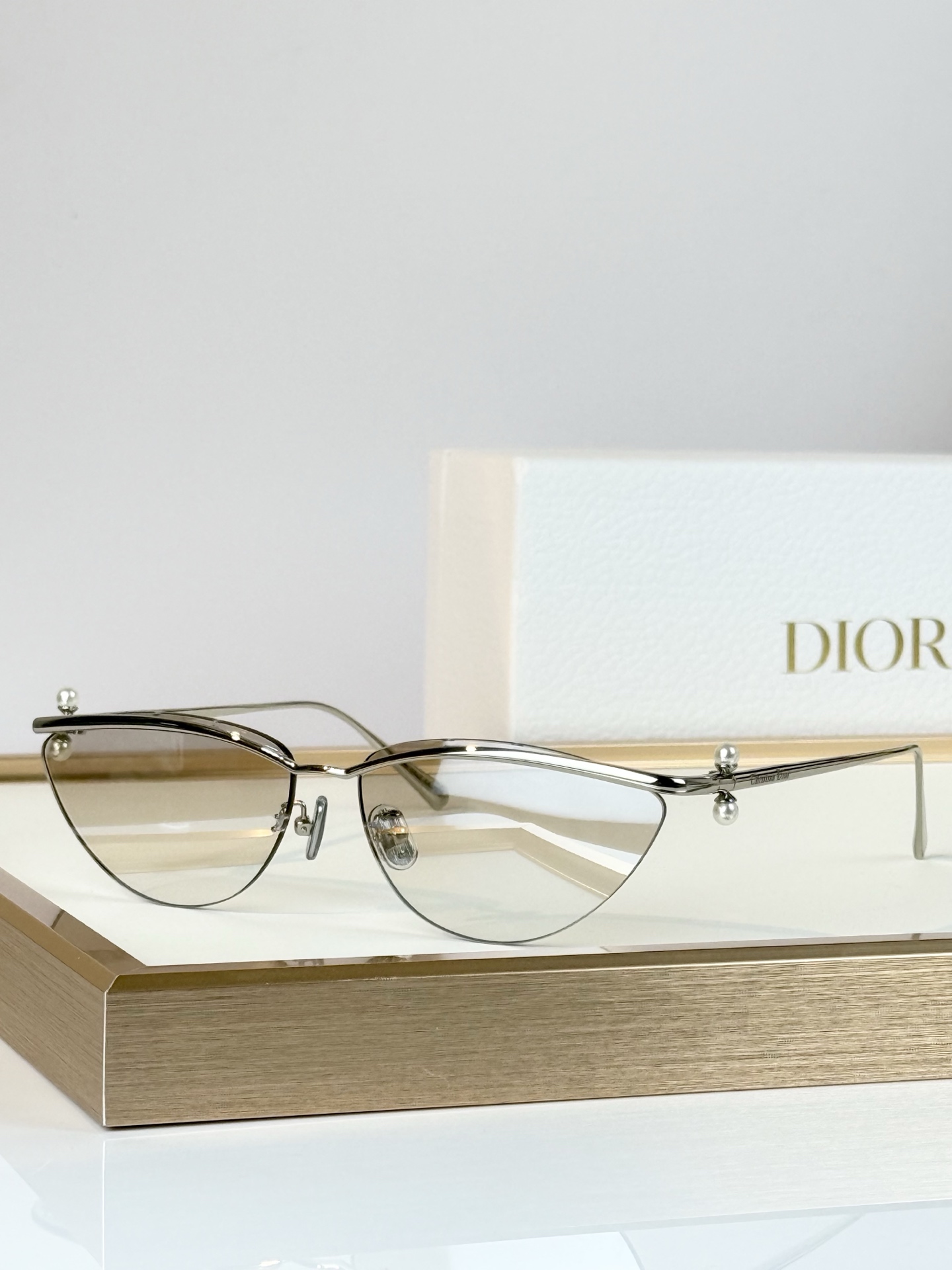 DIO* MOD：DiorTribales B2U SIZE：61口11-140 
