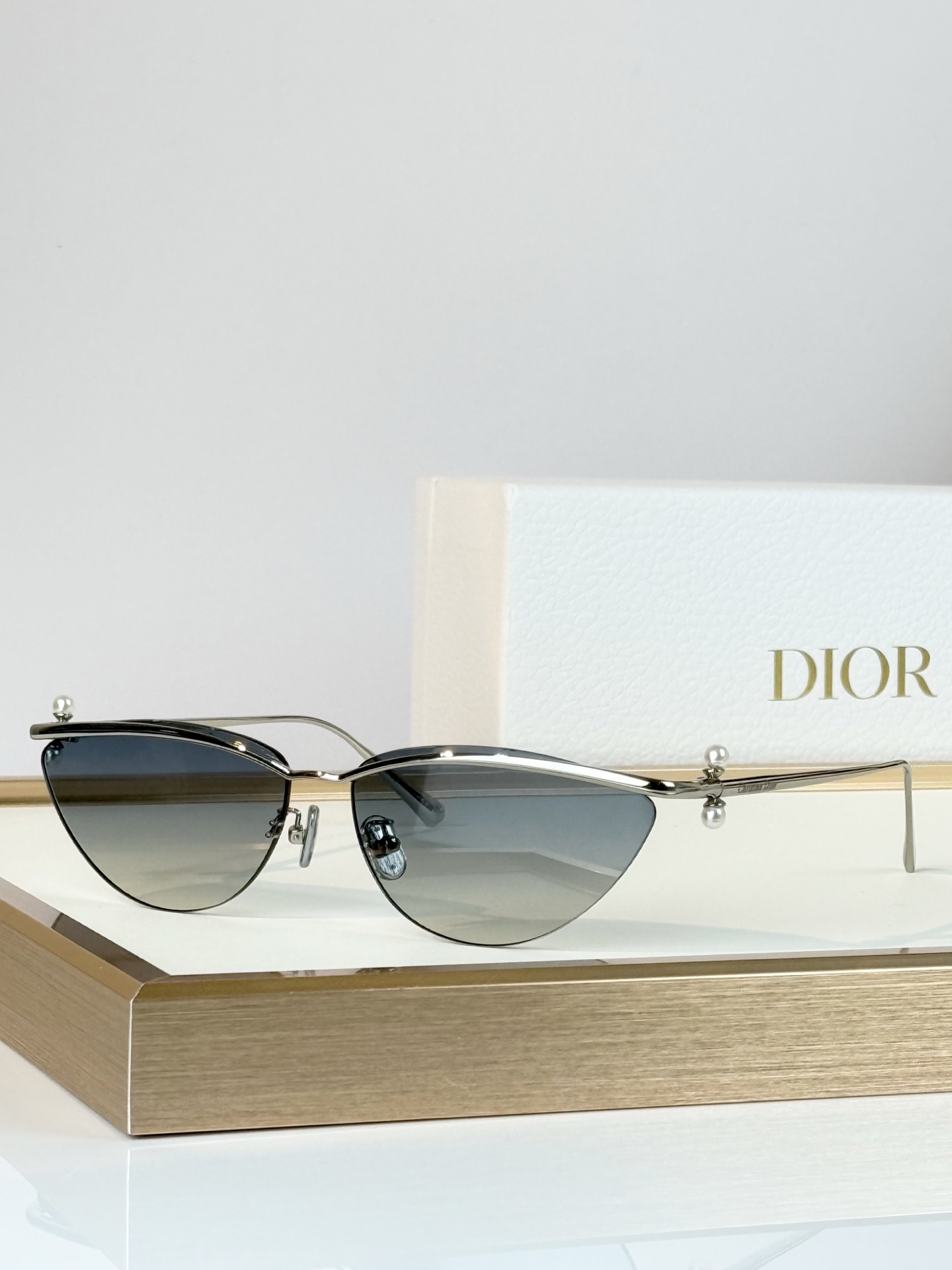 DIO* MOD：DiorTribales B2U SIZE：61口11-140 